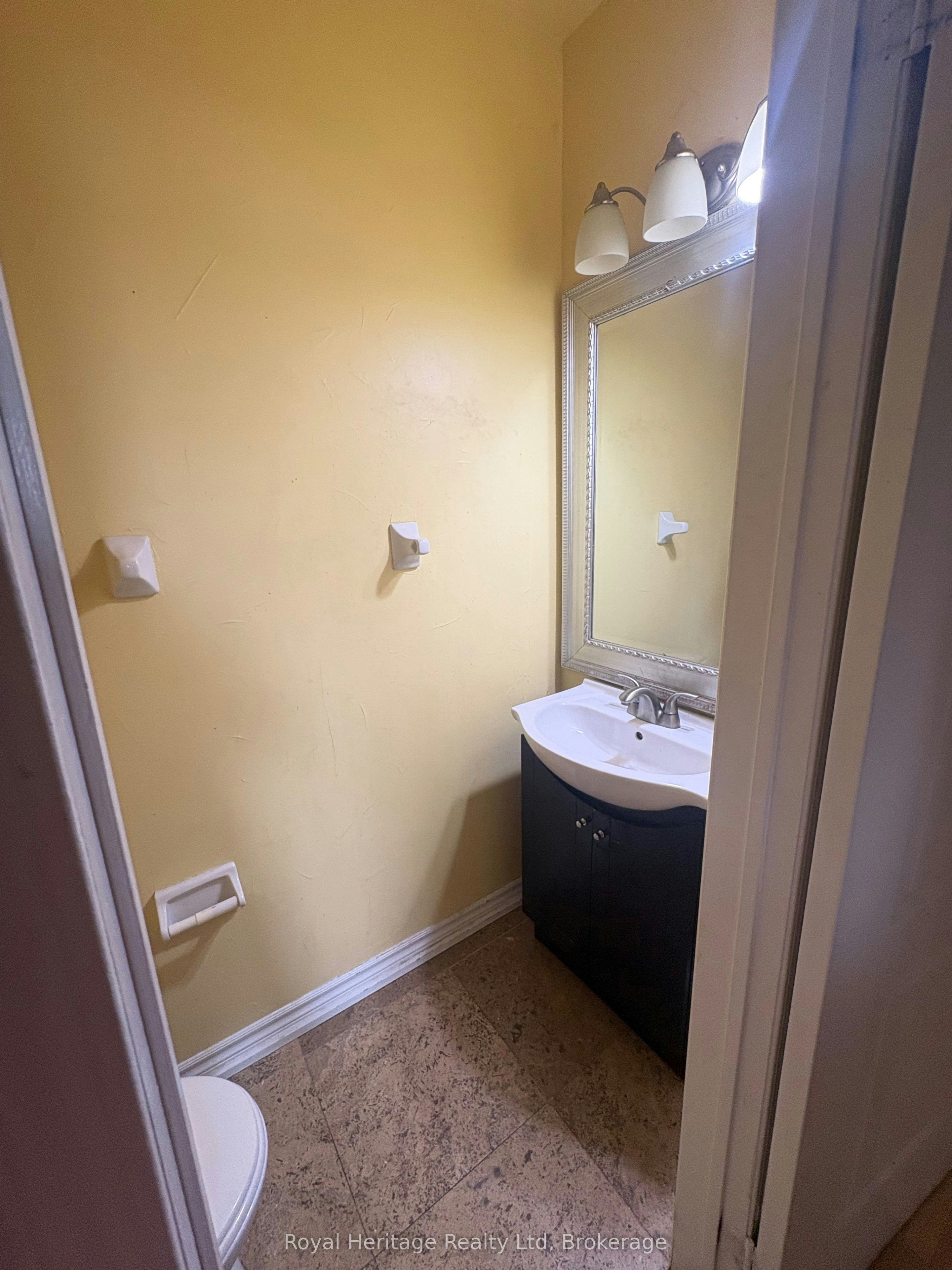 62 Barrister Avenue, Whitby, ON, L1R 3H6 - 4