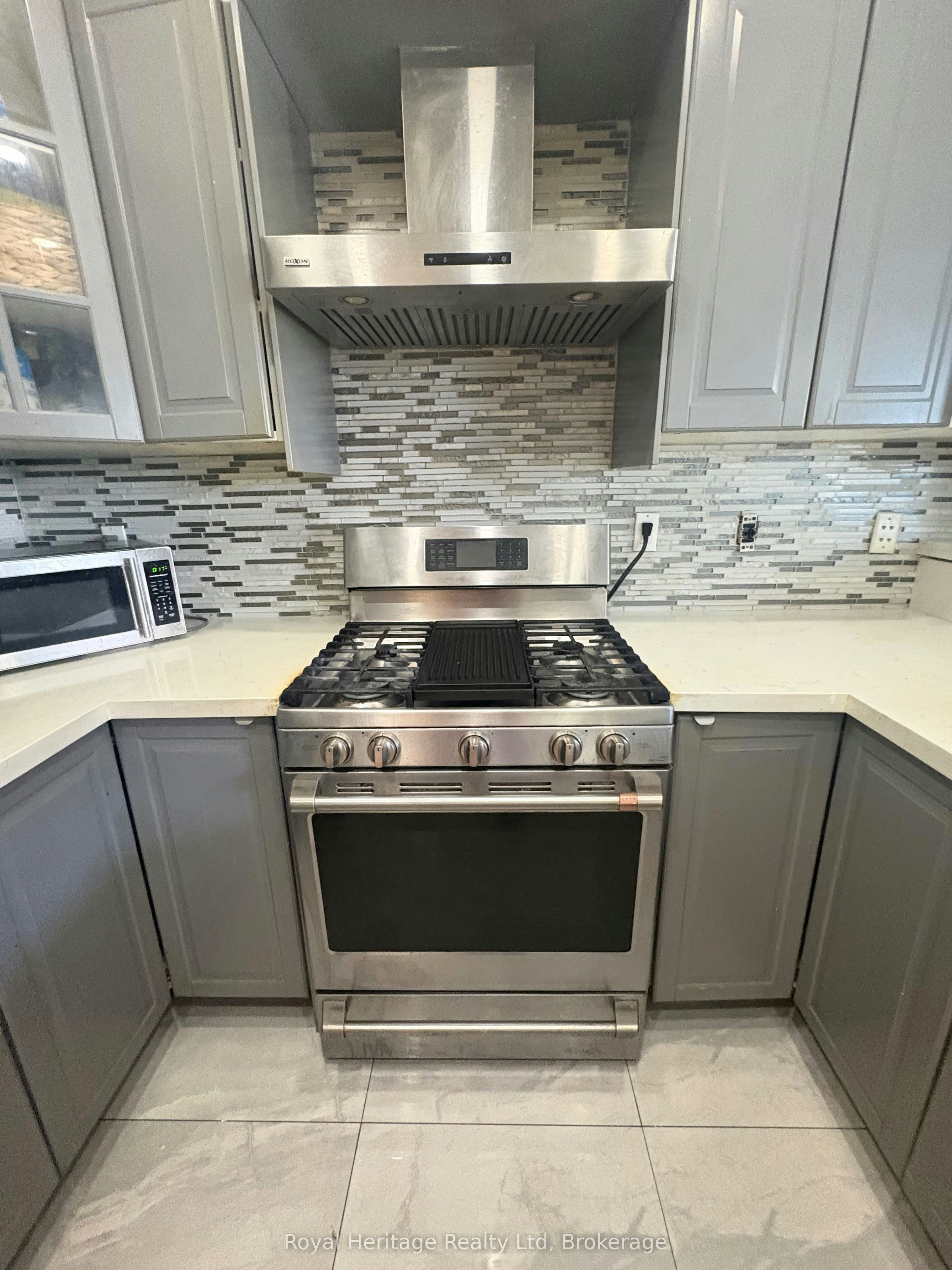 62 Barrister Avenue, Whitby, ON, L1R 3H6 - 6