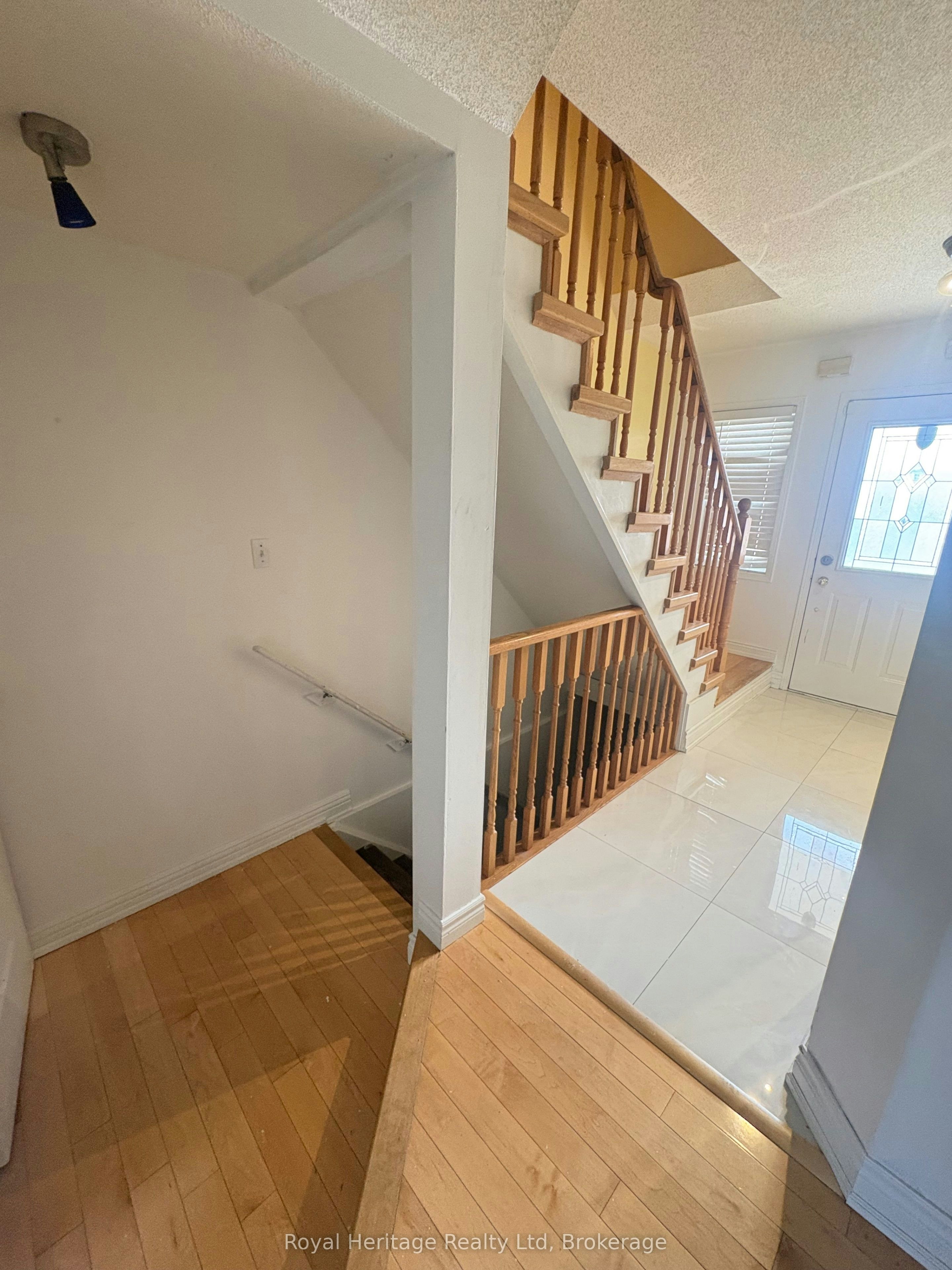 62 Barrister Avenue, Whitby, ON, L1R 3H6 - 3