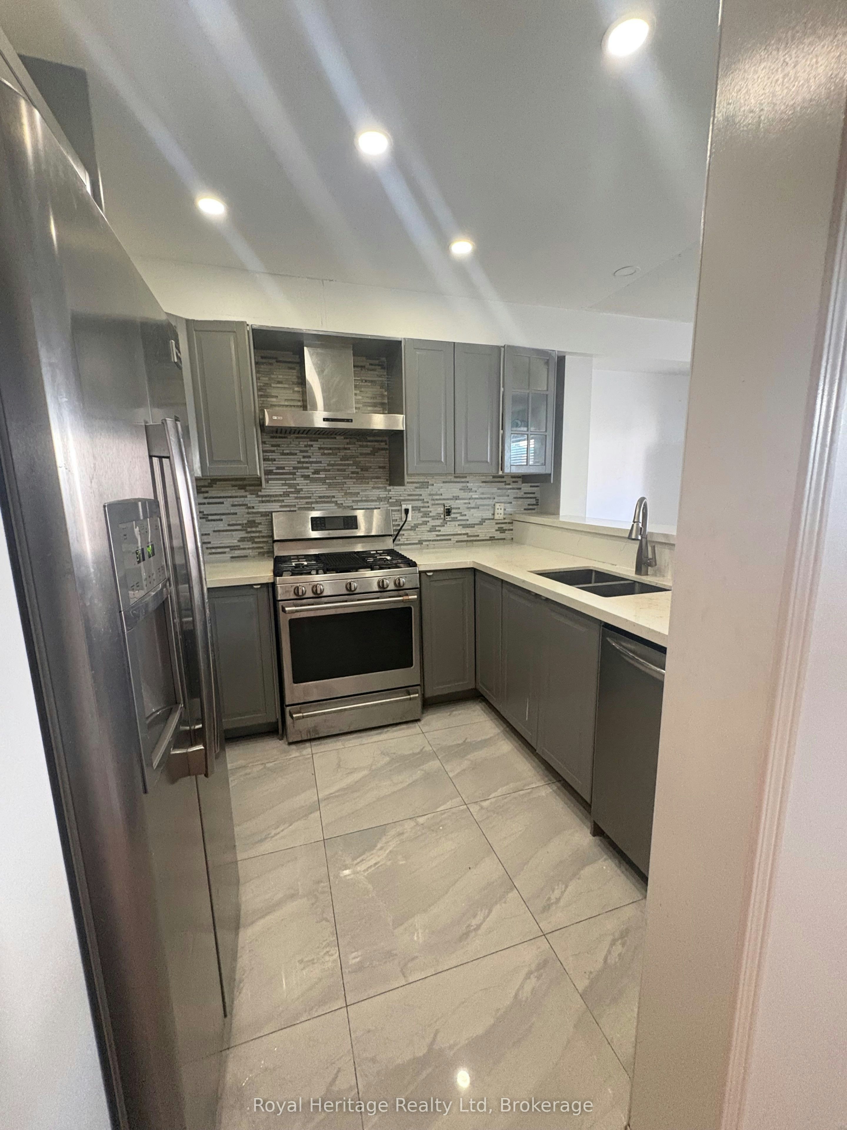 62 Barrister Avenue, Whitby, ON, L1R 3H6 - 5