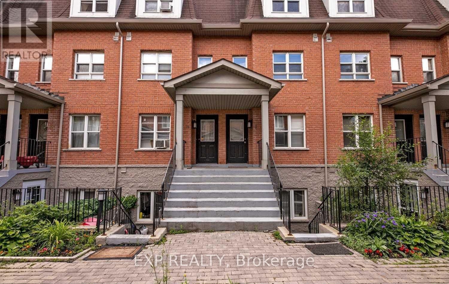 8-901 Kennedy Road, Toronto, ON, M1K 2E9