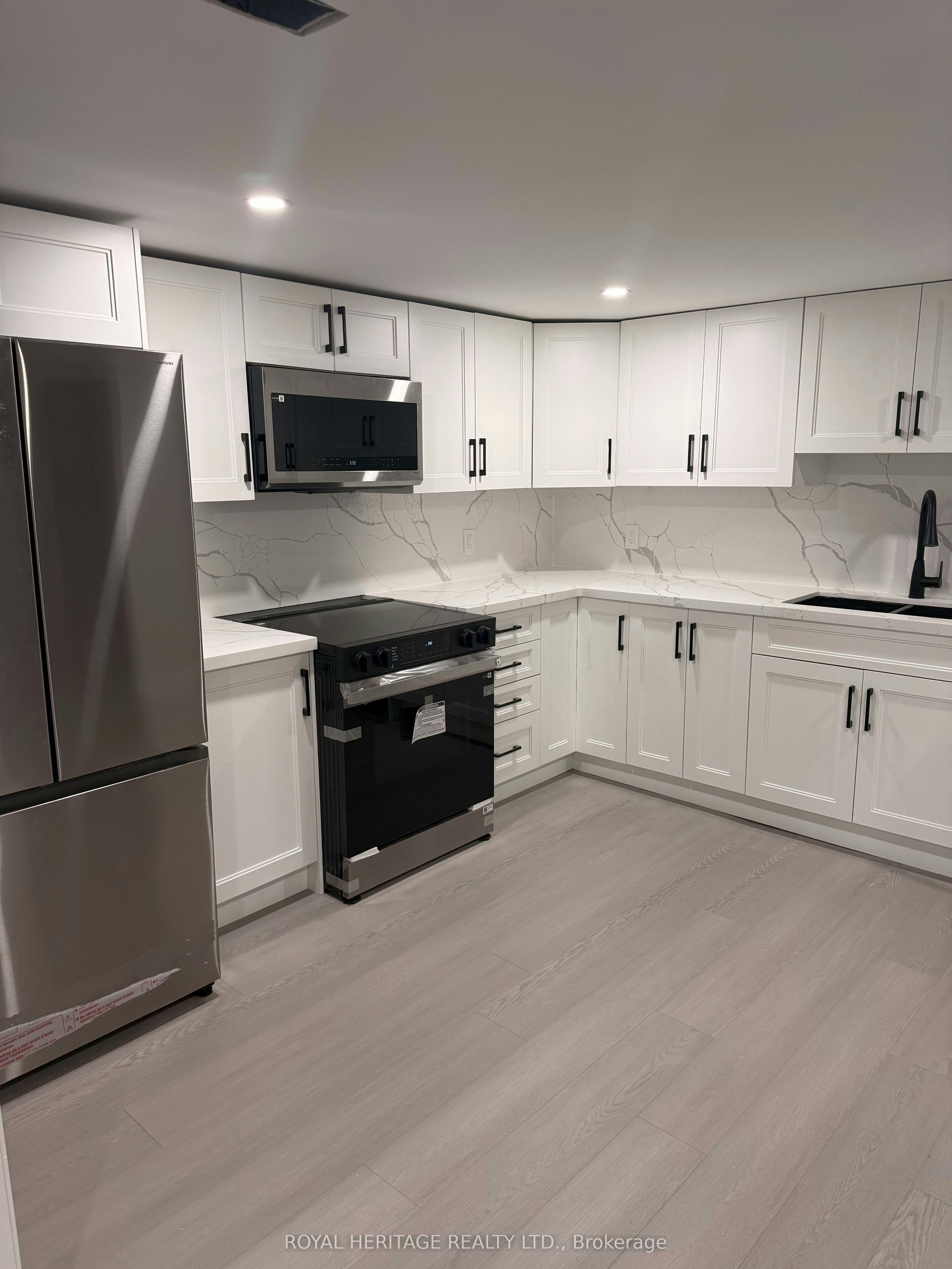 B-286 Lorindale Drive, Oshawa, ON, L1H 6X4 - 17