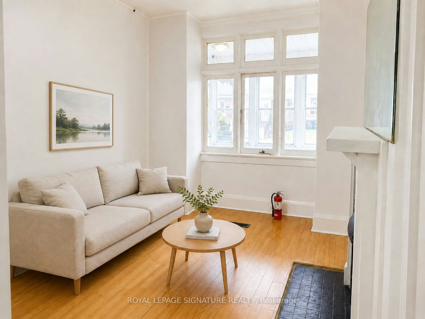 916 Woodbine Avenue, Toronto, ON, M4C 4B7