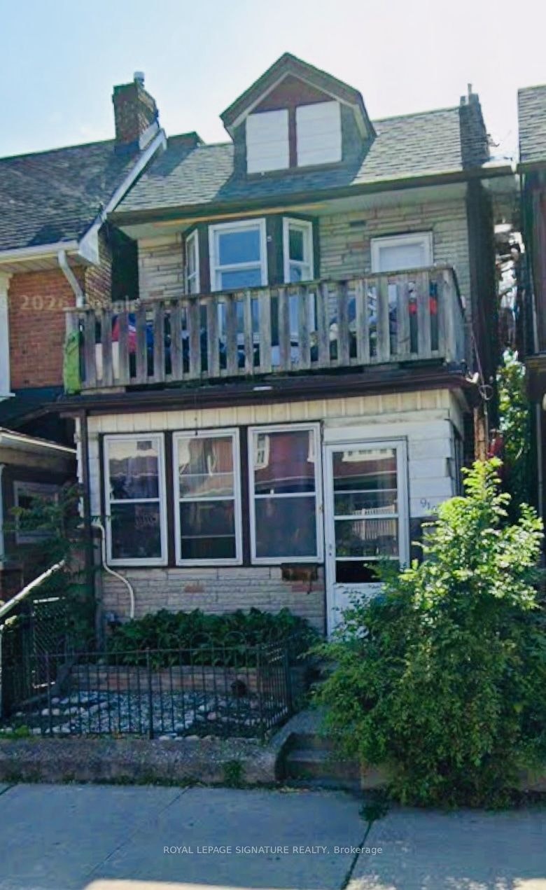 916 Woodbine Avenue, Toronto, ON, M4C 4B7