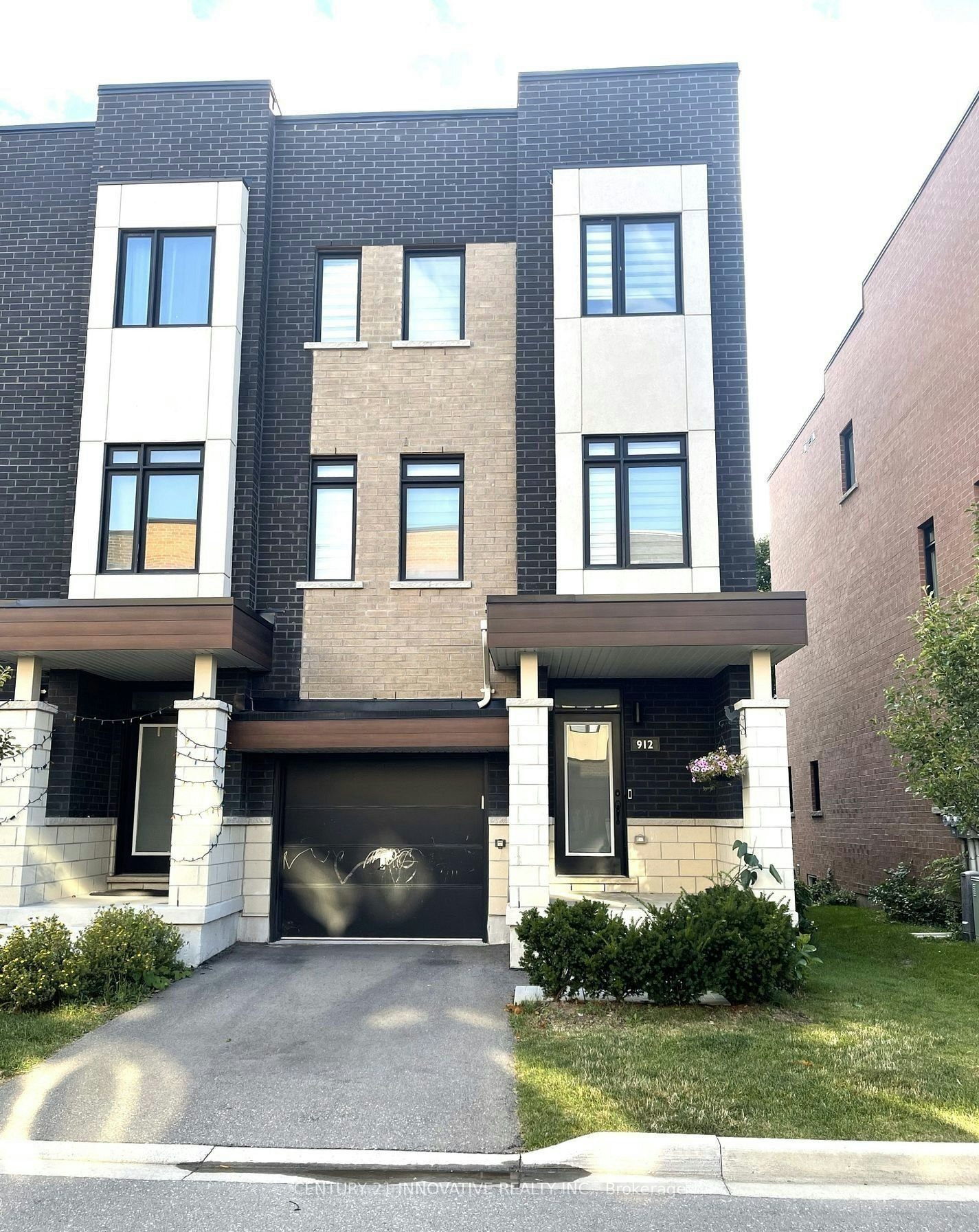 912 Kicking Horse Path, Oshawa, ON, L1J 0B4