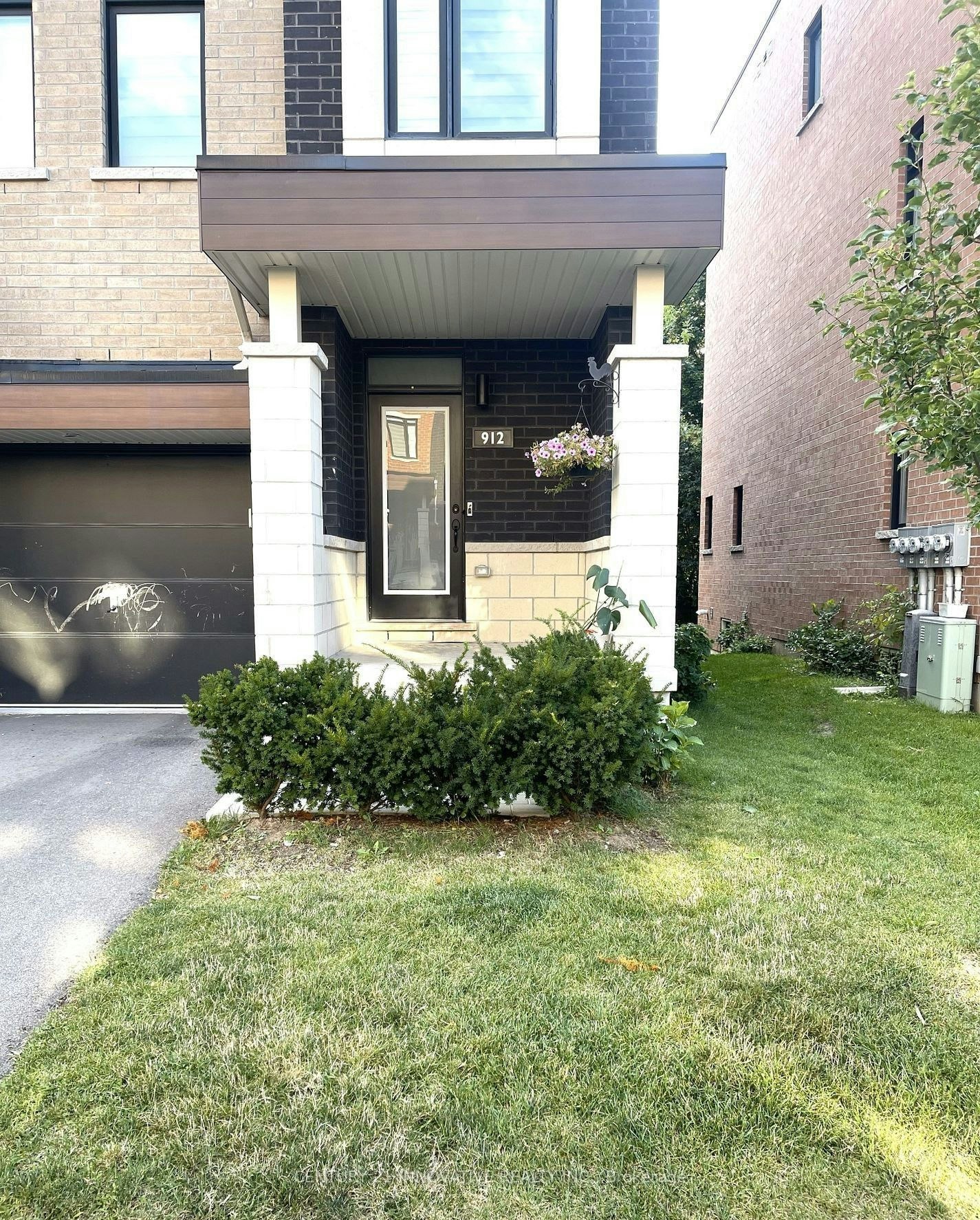 912 Kicking Horse Path, Oshawa, ON, L1J 0B4 - 2