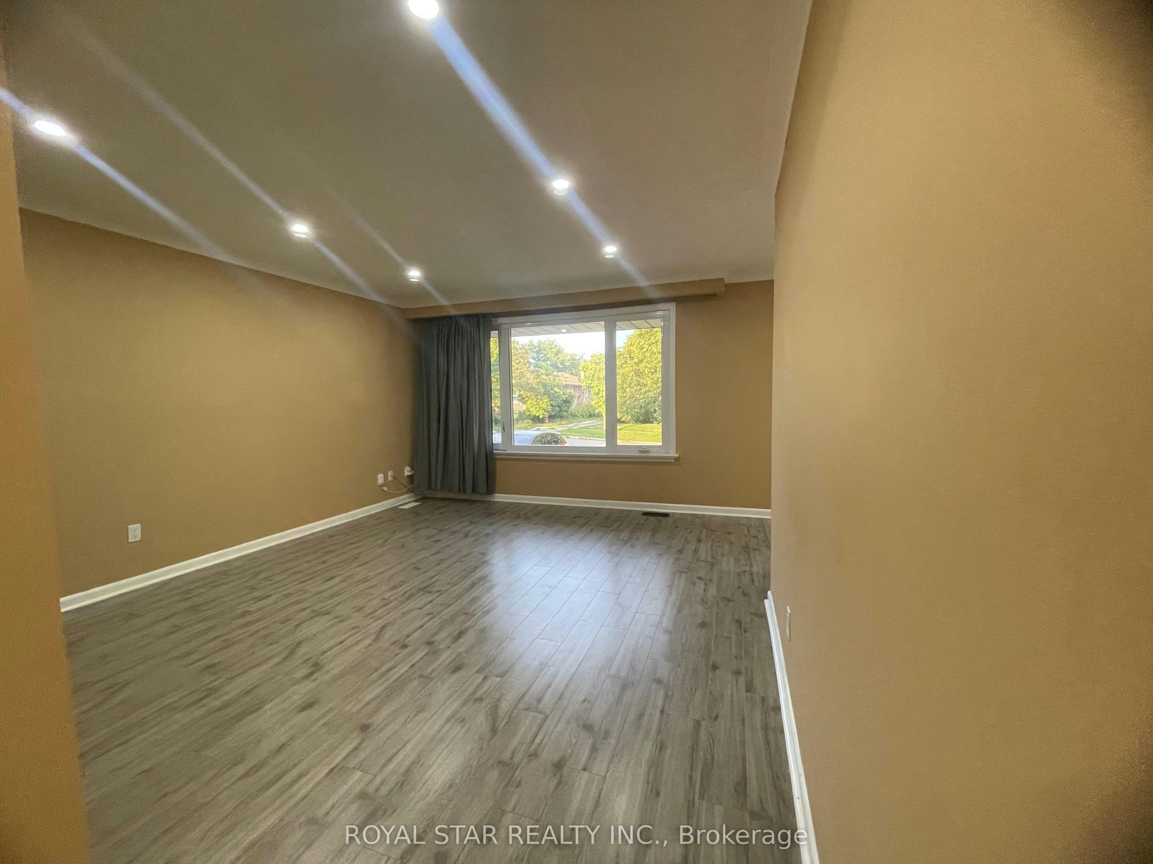 Main-34 Neapolitan Drive, Toronto, ON, M1P 4B3 - 6