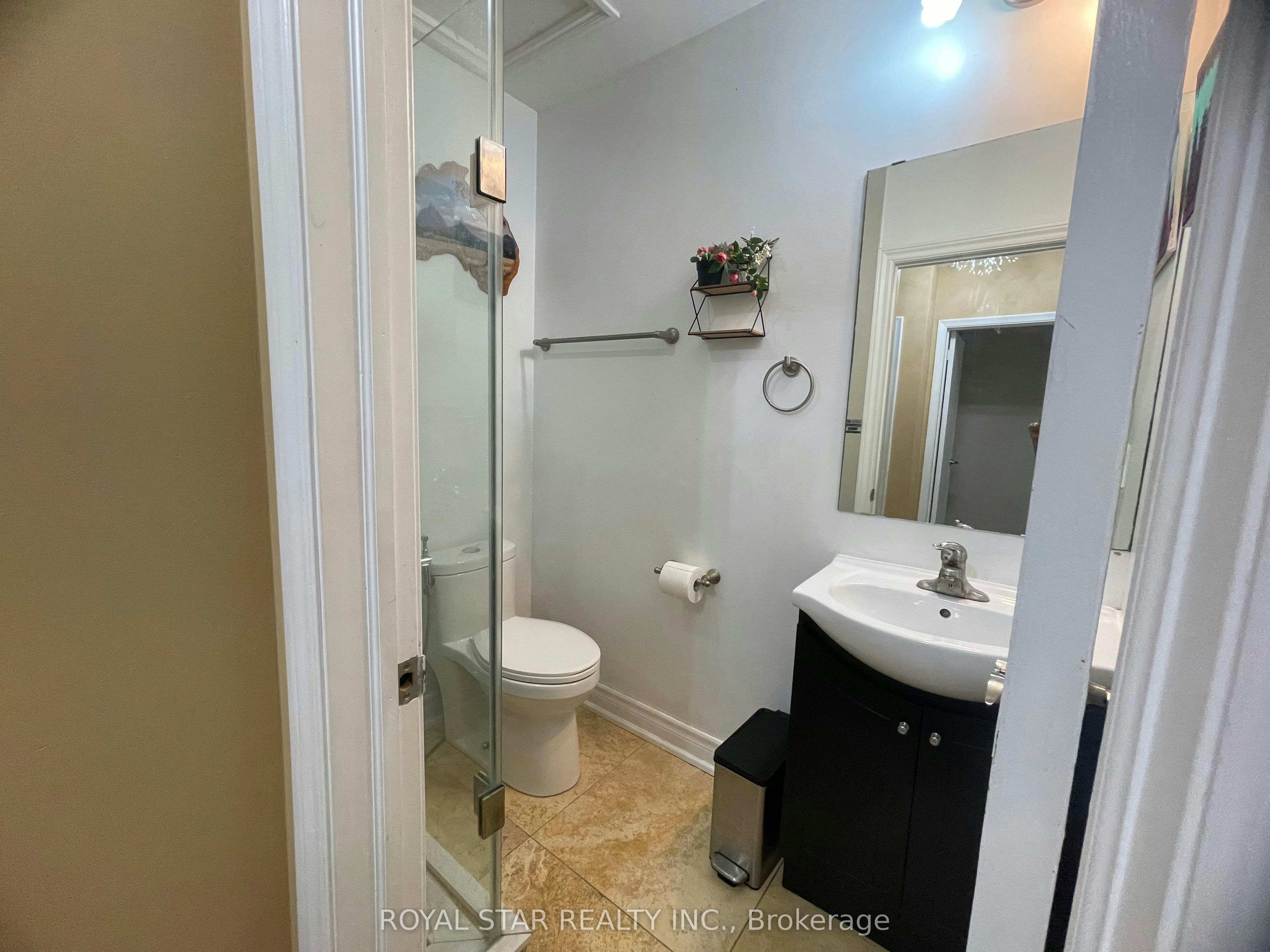 Main-34 Neapolitan Drive, Toronto, ON, M1P 4B3 - 14