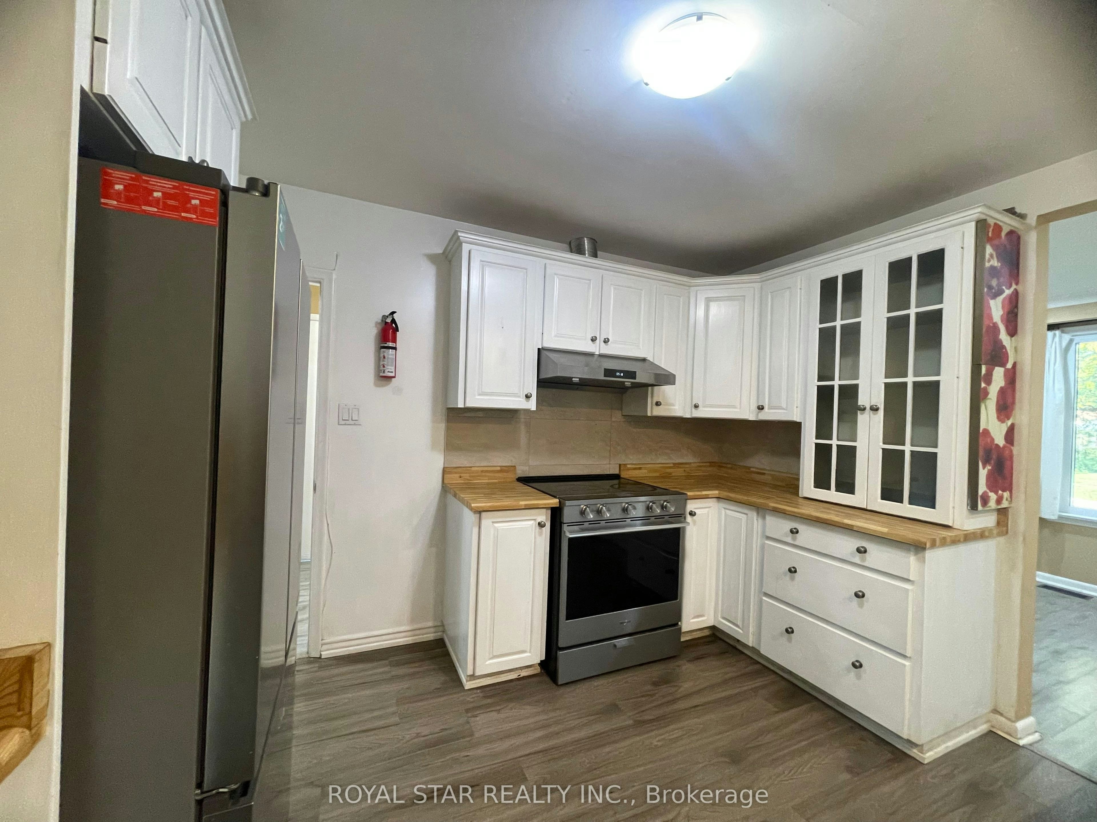 Main-34 Neapolitan Drive, Toronto, ON, M1P 4B3 - 8