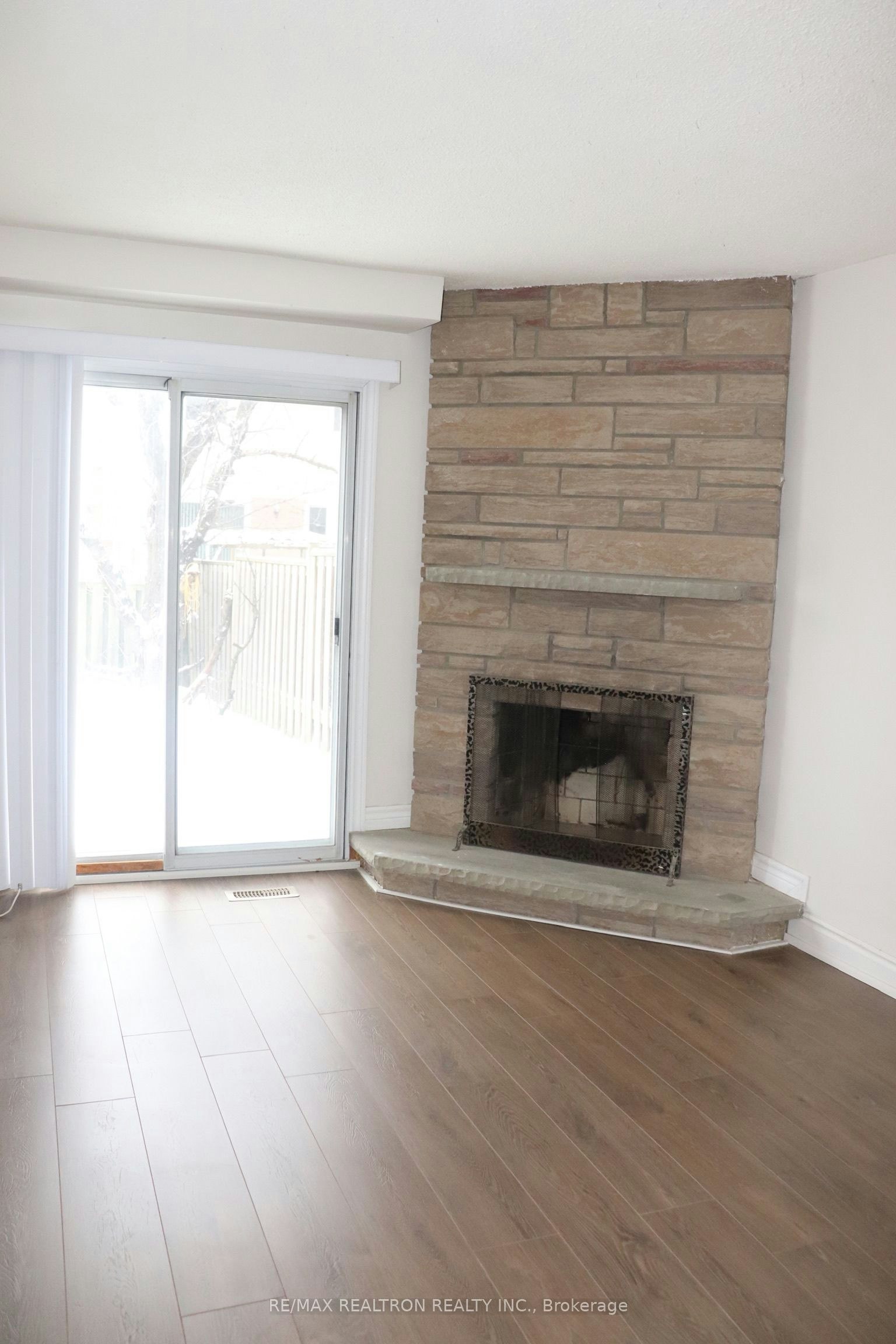 122 Copperwood Square, Toronto, ON, M1V 2C1 - 9