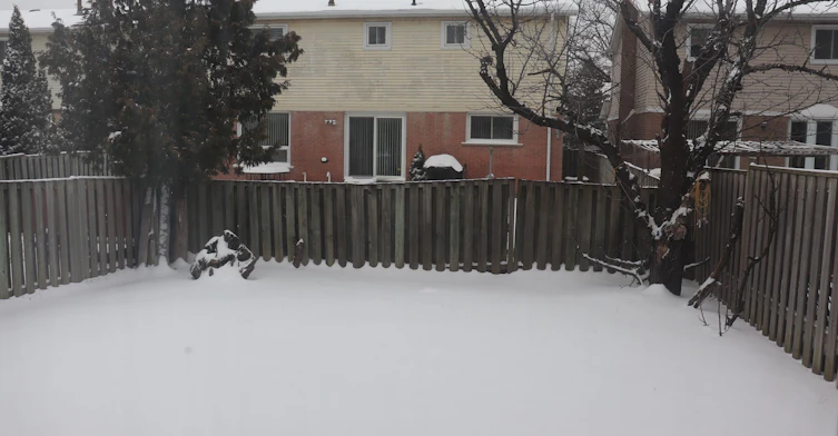 122 Copperwood Square, Toronto, ON, M1V 2C1 - 12