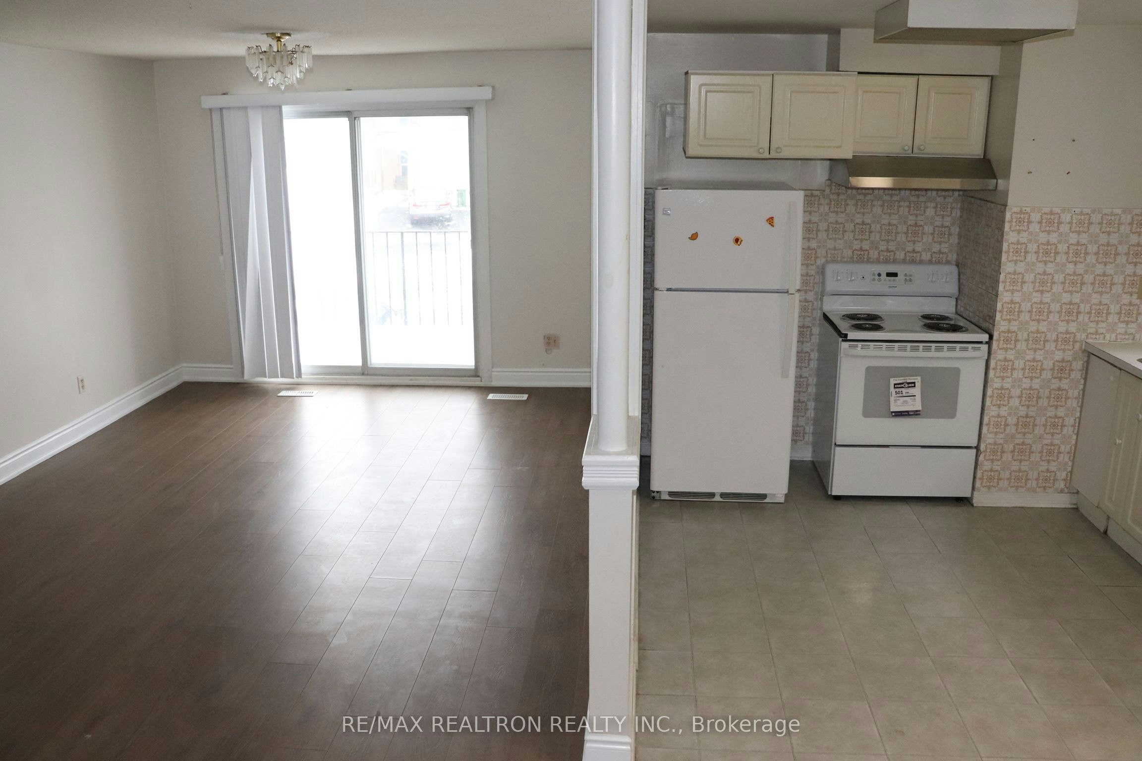 122 Copperwood Square, Toronto, ON, M1V 2C1 - 8