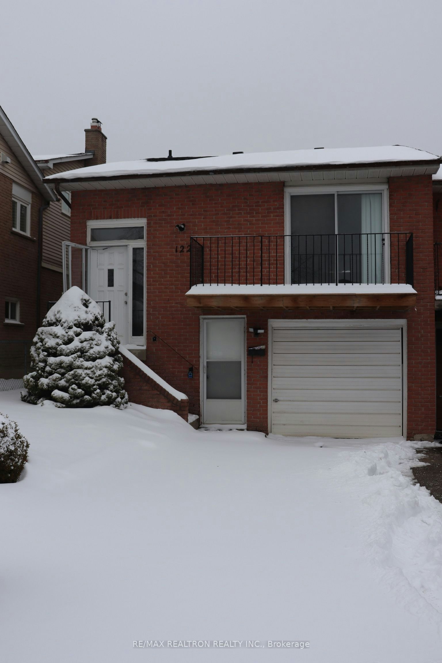 122 Copperwood Square, Toronto, ON, M1V 2C1