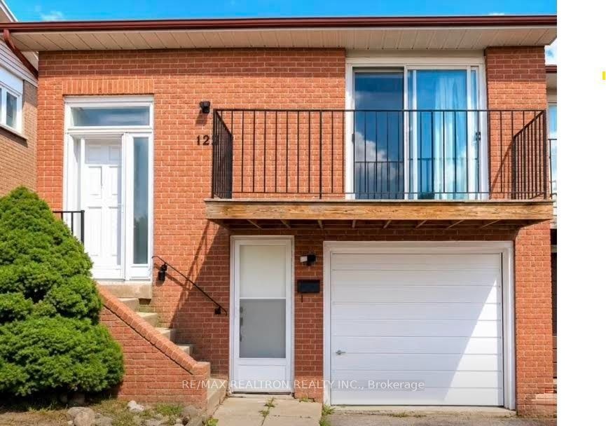 122 Copperwood Square, Toronto, ON, M1V 2C1