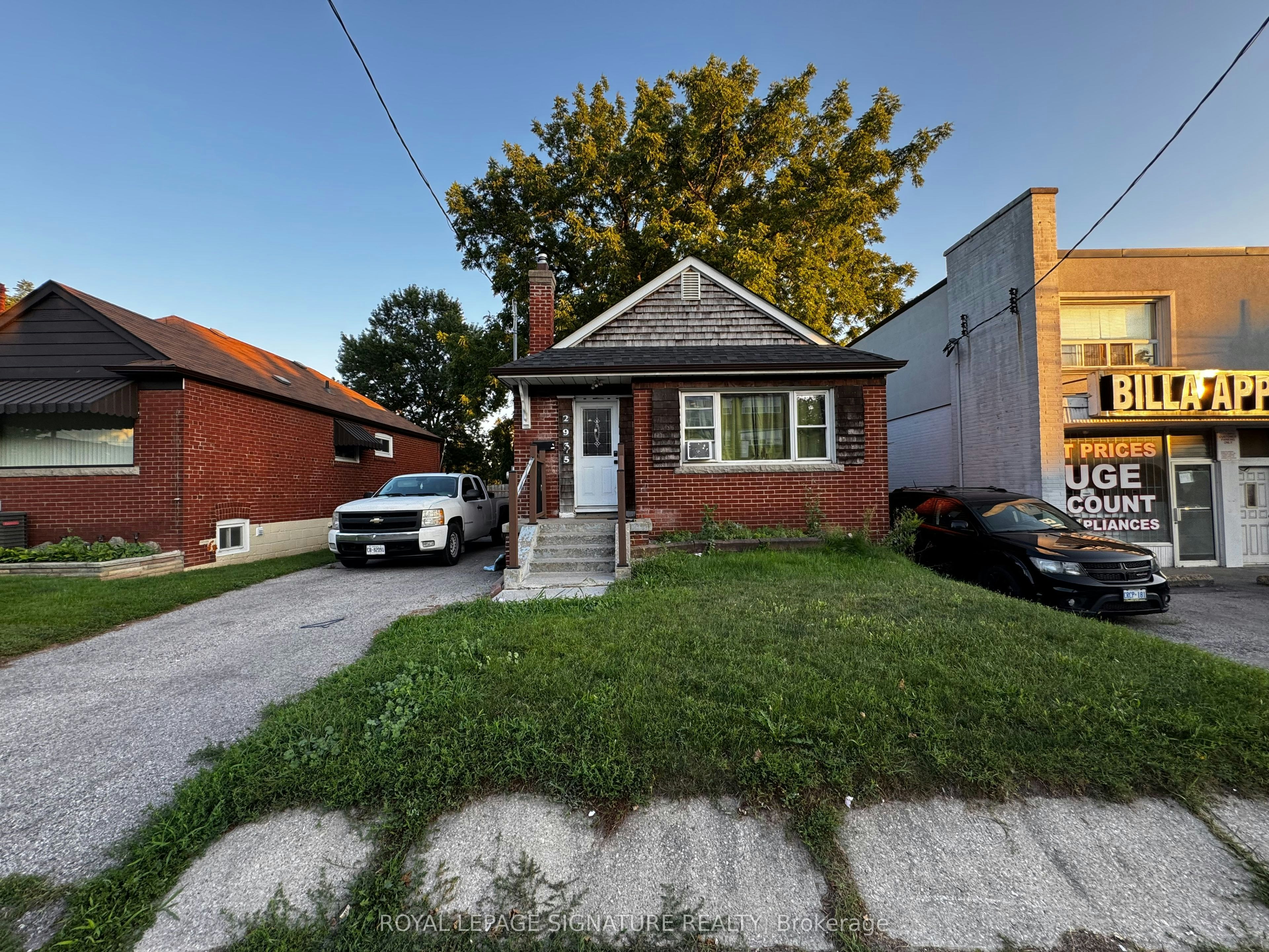 2935 St Clair Avenue E, Toronto, ON, M4B 1N9 - 3