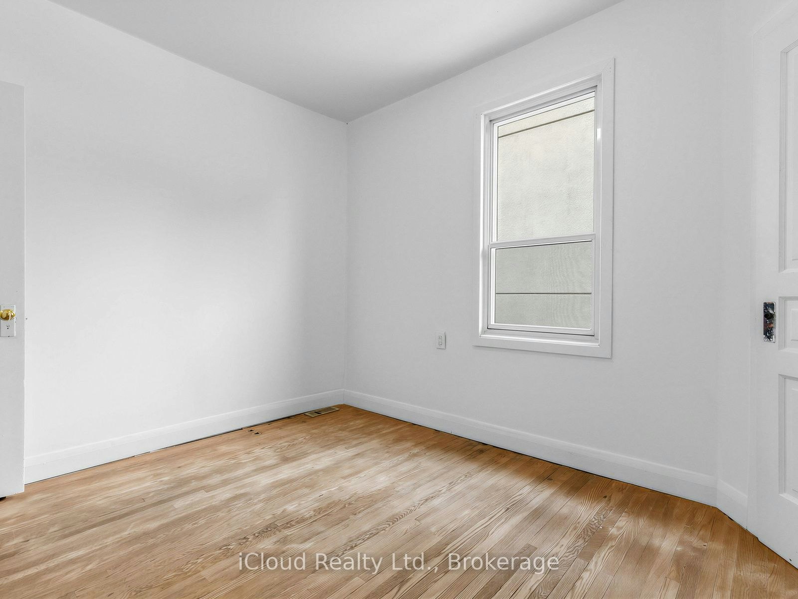 1303 Woodbine Avenue, Toronto, ON, M4C 4E8 - 22