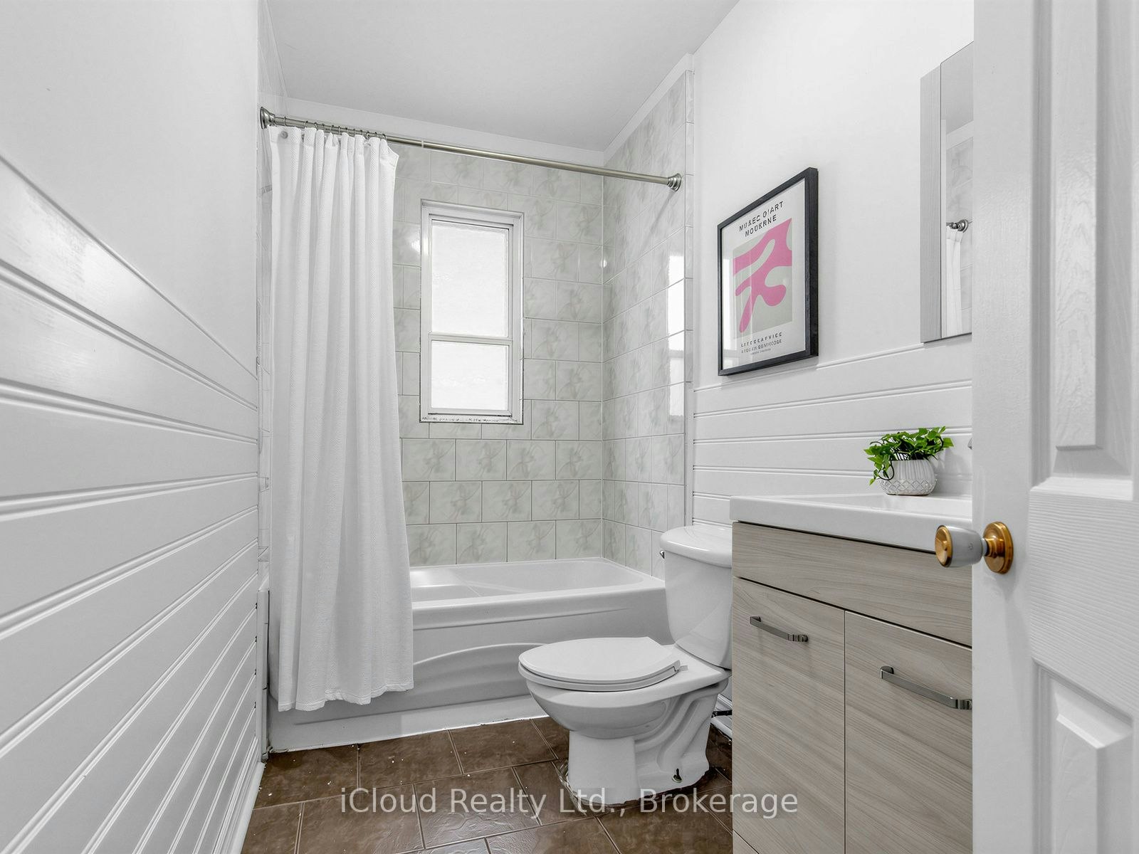 1303 Woodbine Avenue, Toronto, ON, M4C 4E8 - 23