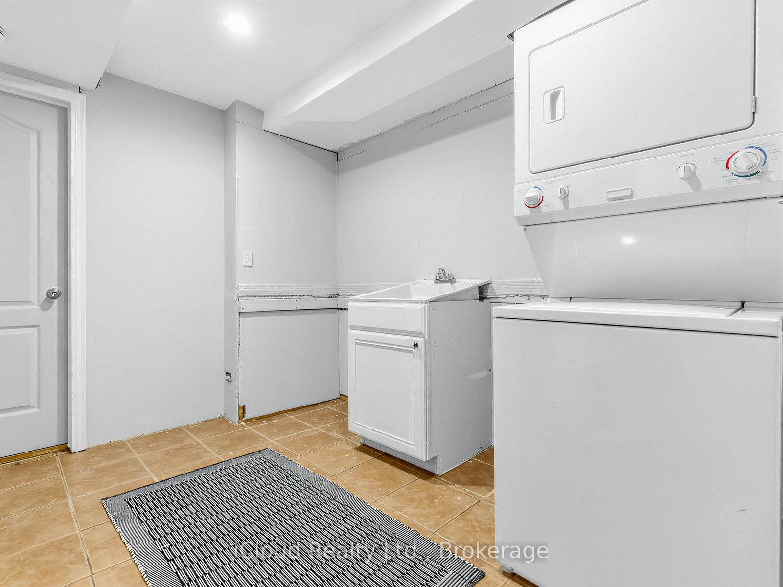 1303 Woodbine Avenue, Toronto, ON, M4C 4E8 - 28