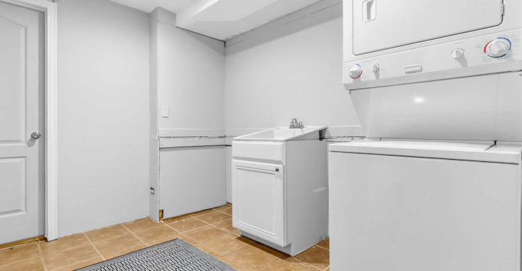 1303 Woodbine Avenue, Toronto, ON, M4C 4E8 - 28