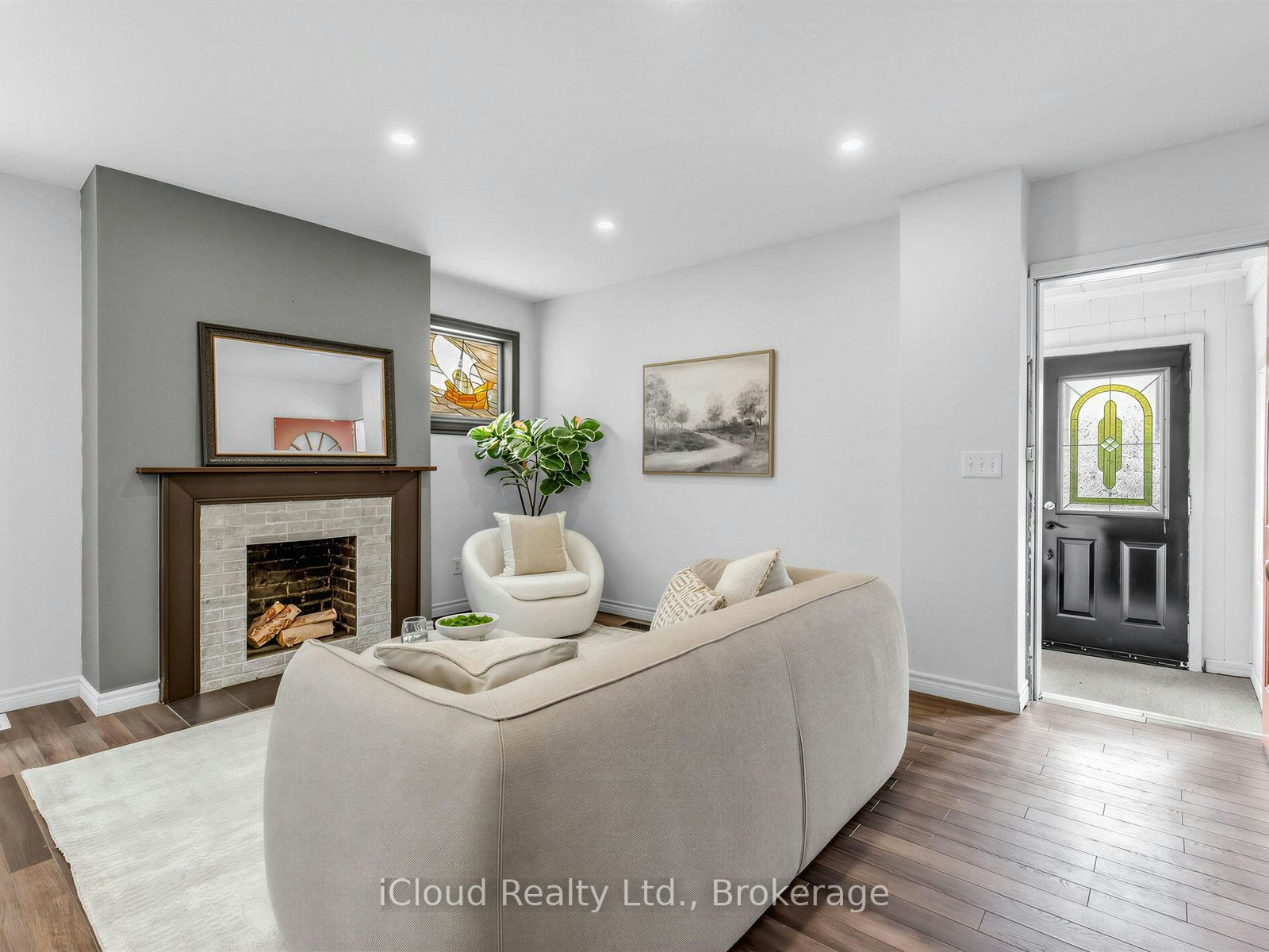 1303 Woodbine Avenue, Toronto, ON, M4C 4E8 - 3