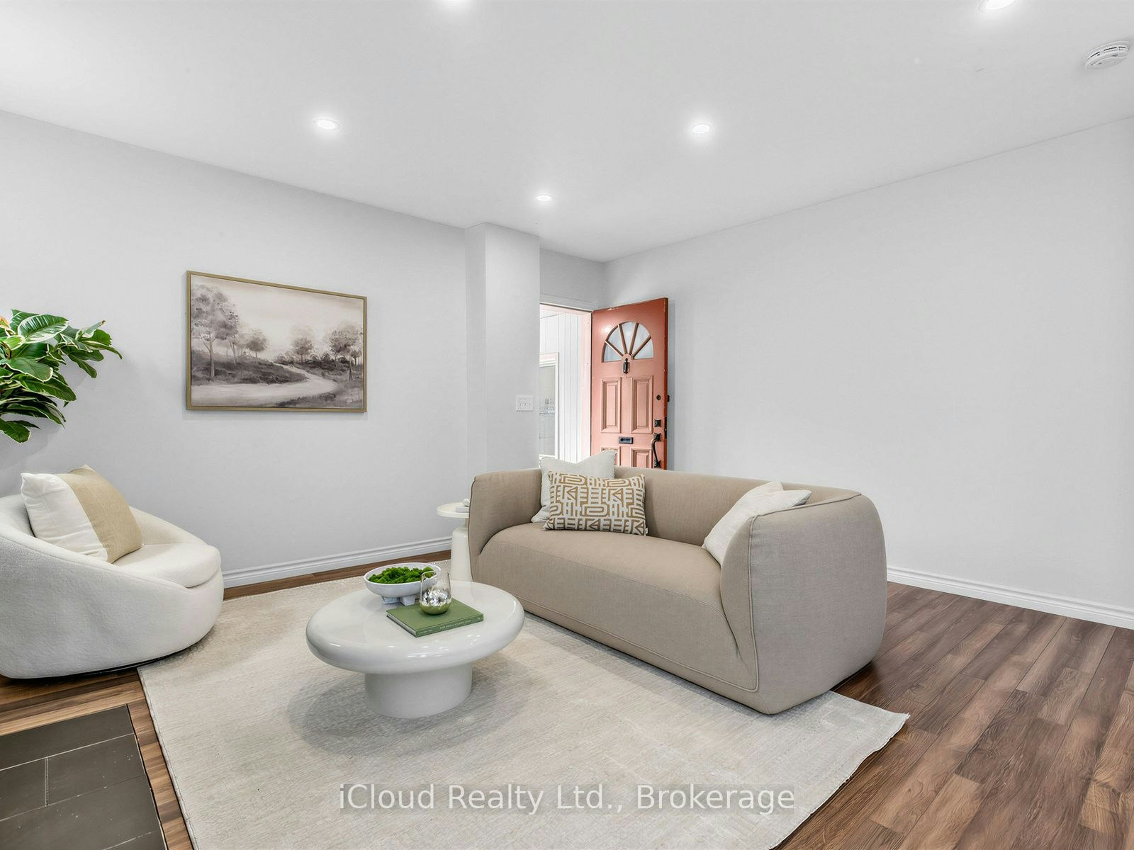 1303 Woodbine Avenue, Toronto, ON, M4C 4E8 - 4