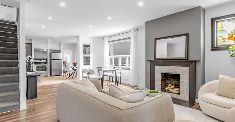 1303 Woodbine Avenue, Toronto, ON, M4C 4E8 - 2
