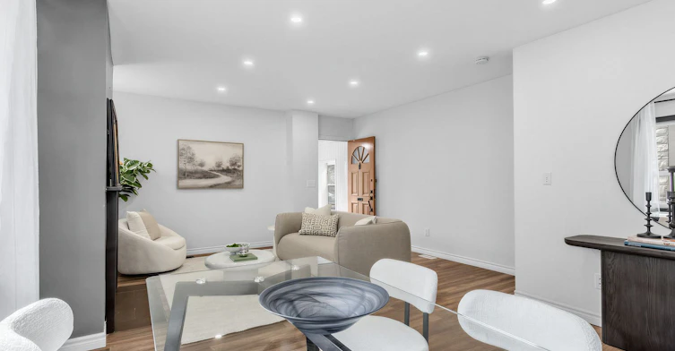 1303 Woodbine Avenue, Toronto, ON, M4C 4E8 - 12