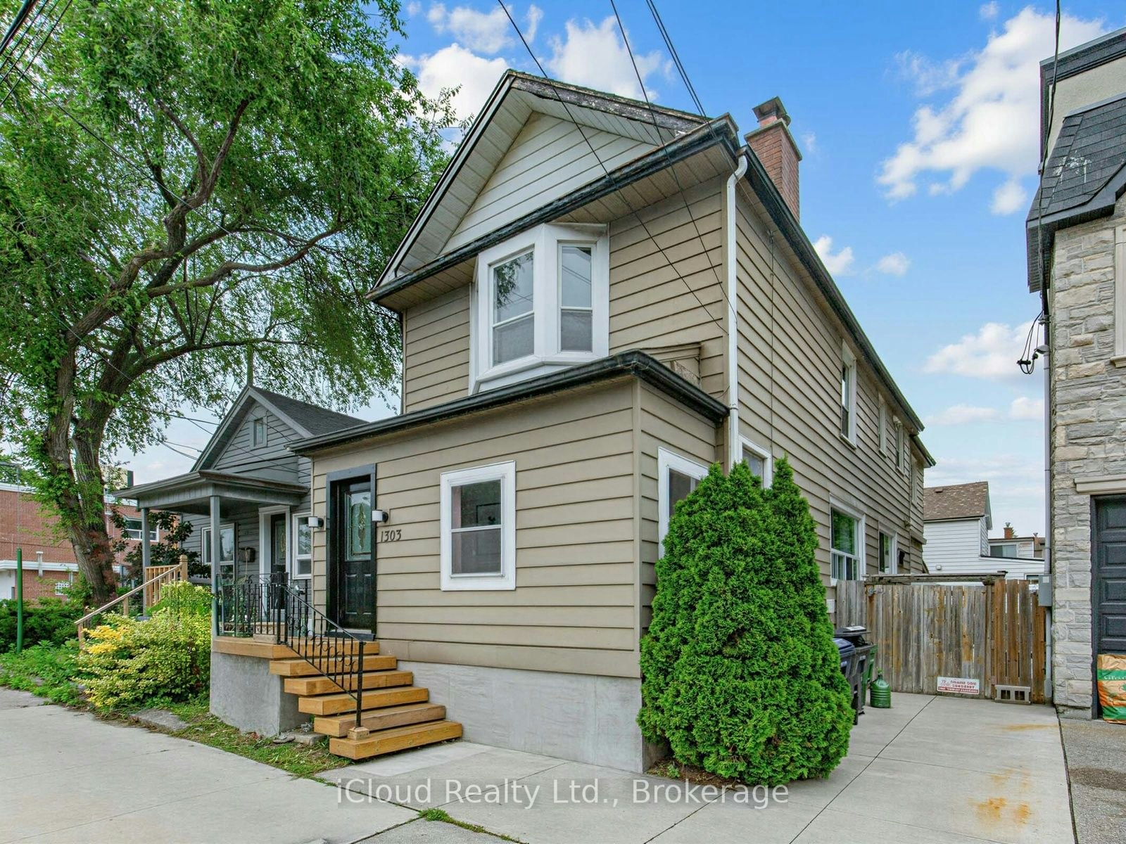 1303 Woodbine Avenue, Toronto, ON, M4C 4E8