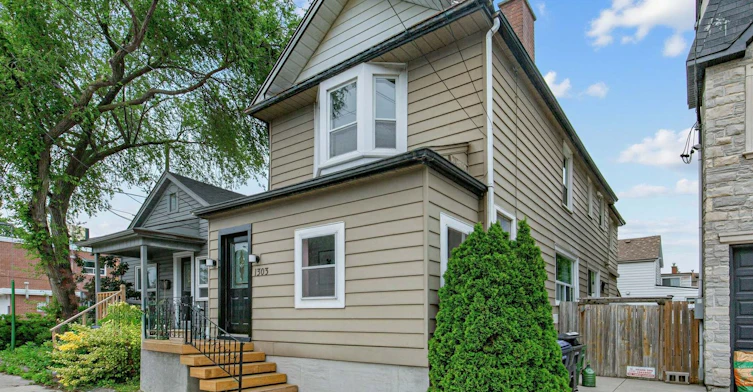 1303 Woodbine Avenue, Toronto, ON, M4C 4E8