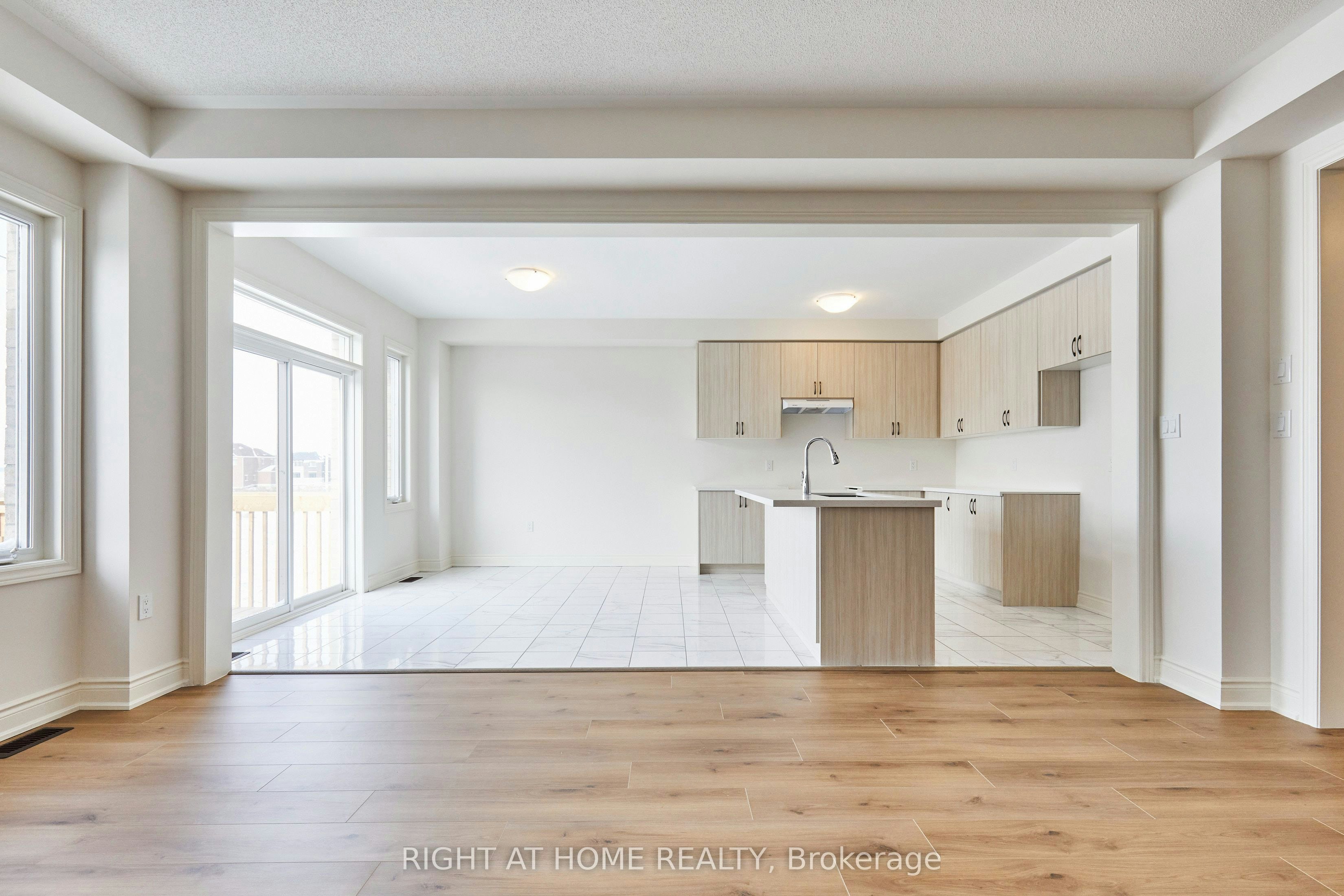 Upper Level-2122 Cayenne Street, Oshawa, ON, L1L 0W8 - 11
