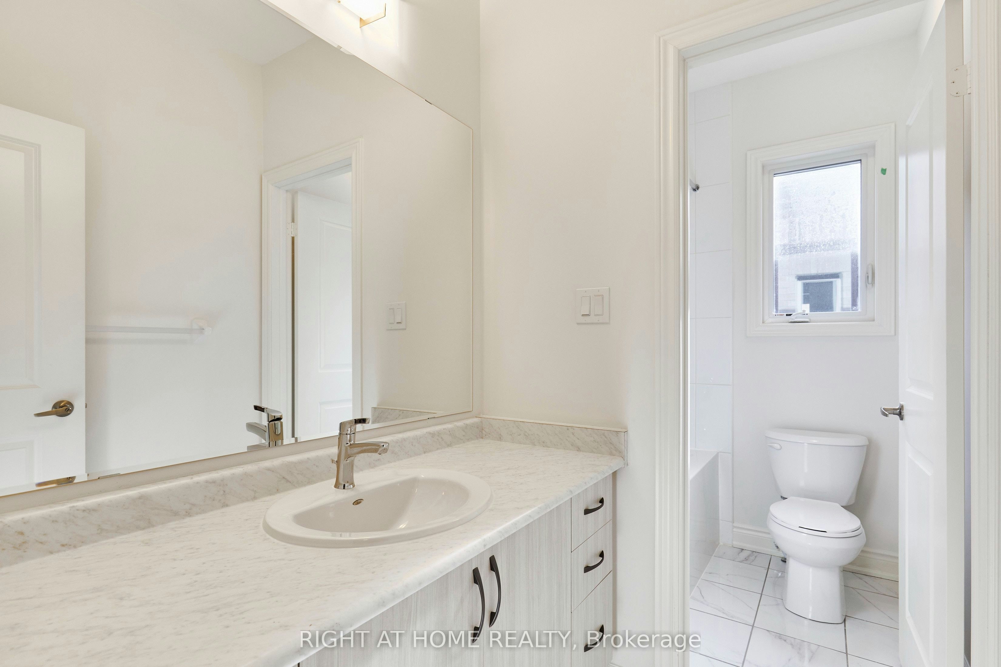 Upper Level-2122 Cayenne Street, Oshawa, ON, L1L 0W8 - 20