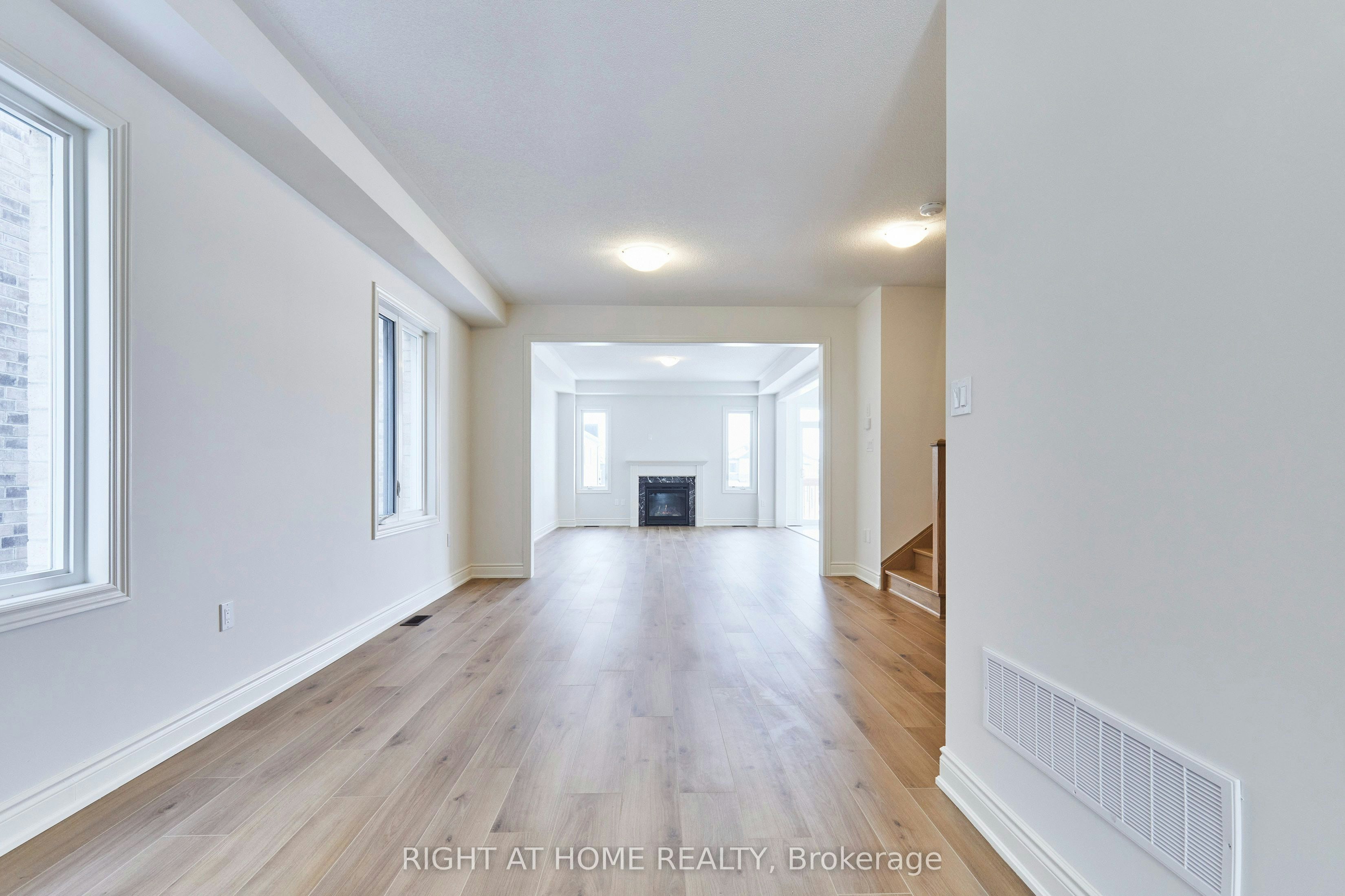 Upper Level-2122 Cayenne Street, Oshawa, ON, L1L 0W8 - 6