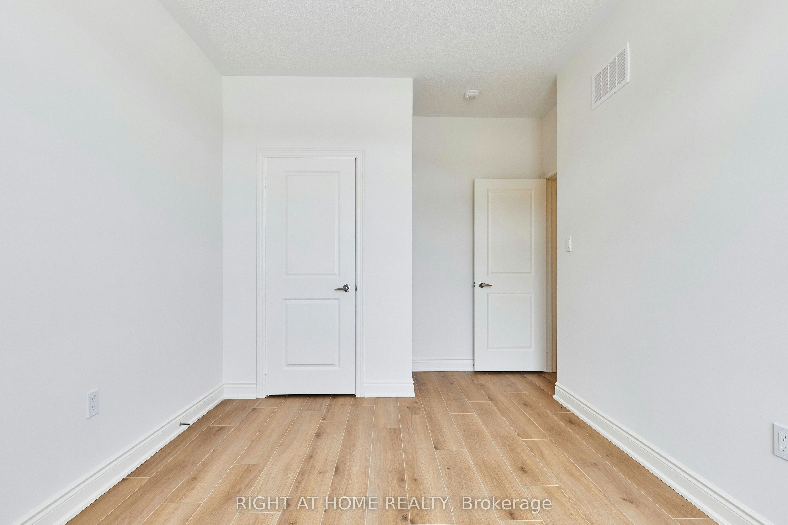 Upper Level-2122 Cayenne Street, Oshawa, ON, L1L 0W8 - 26