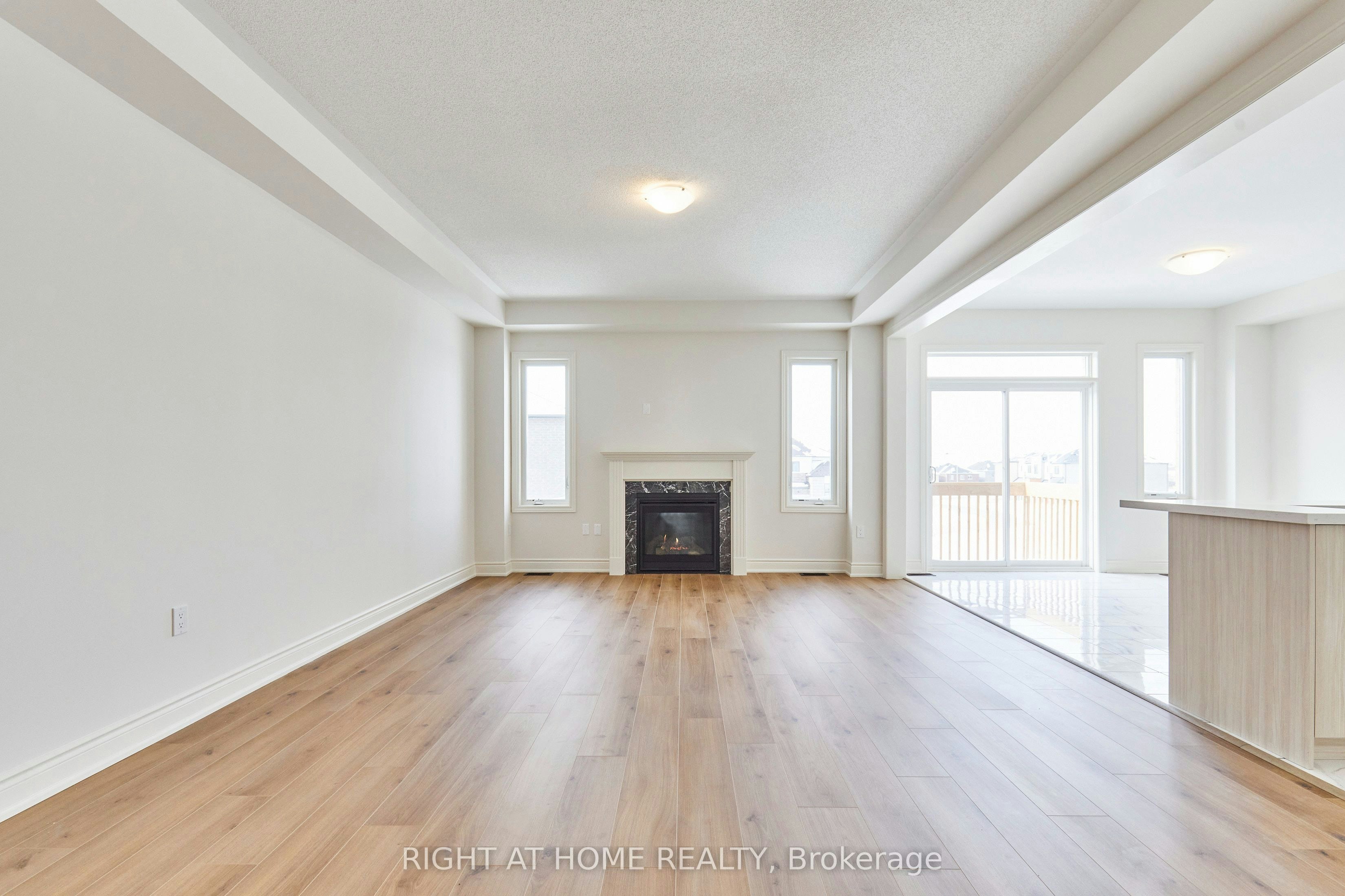 Upper Level-2122 Cayenne Street, Oshawa, ON, L1L 0W8 - 10