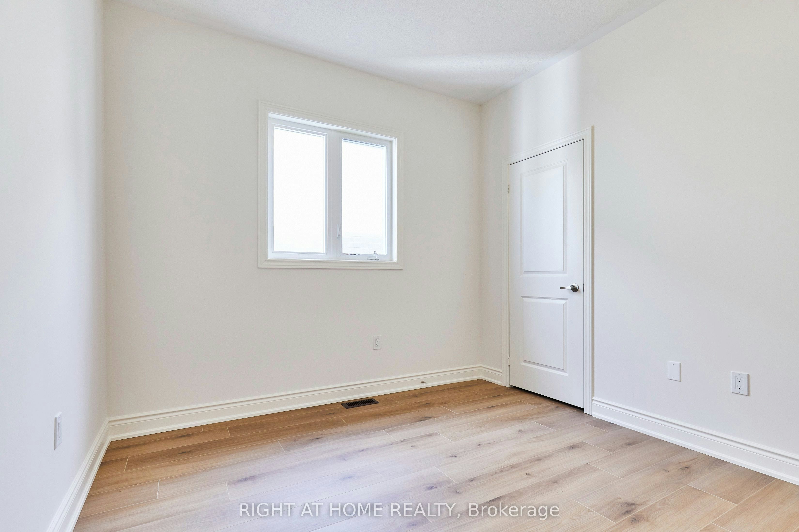 Upper Level-2122 Cayenne Street, Oshawa, ON, L1L 0W8 - 19