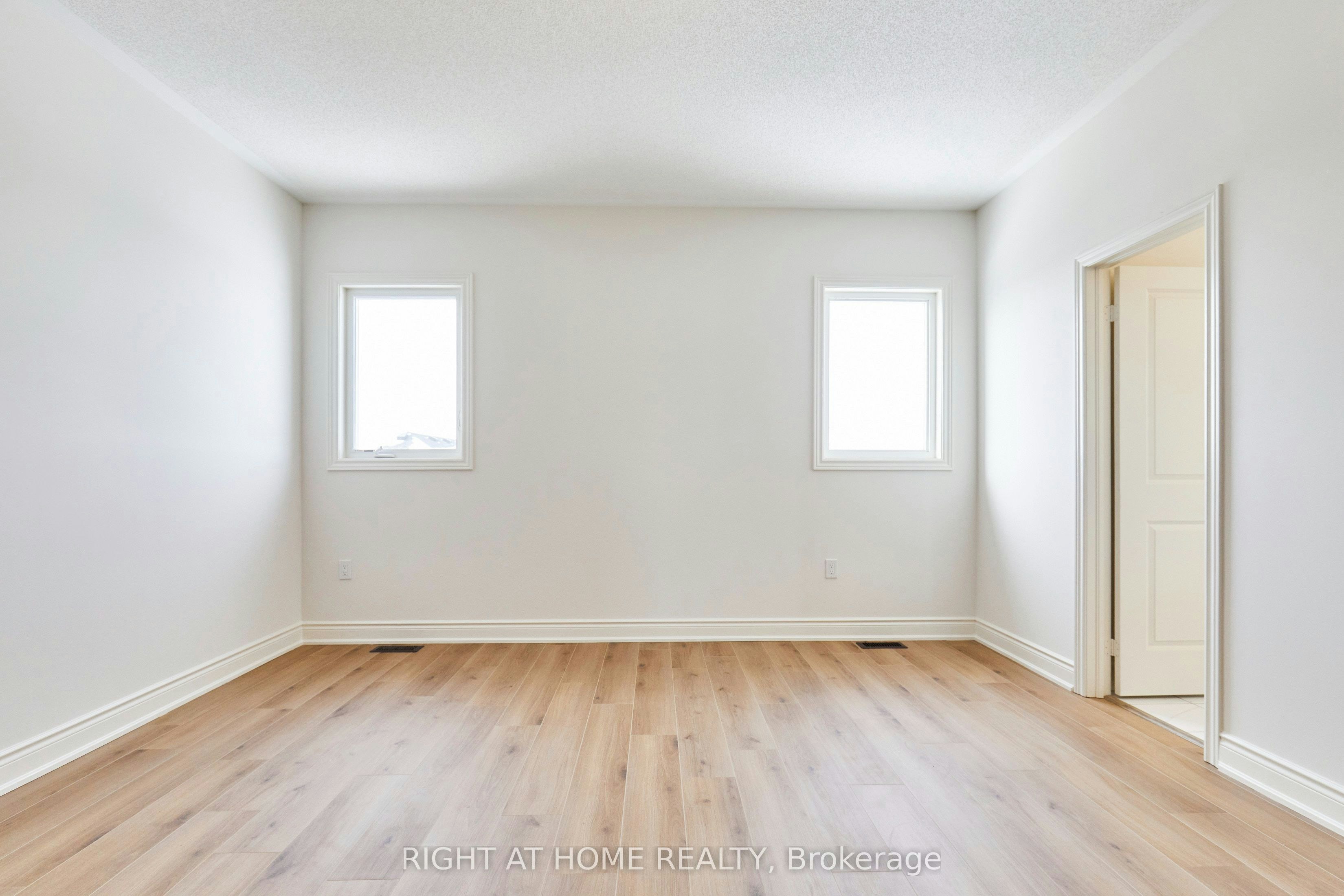 Upper Level-2122 Cayenne Street, Oshawa, ON, L1L 0W8 - 16