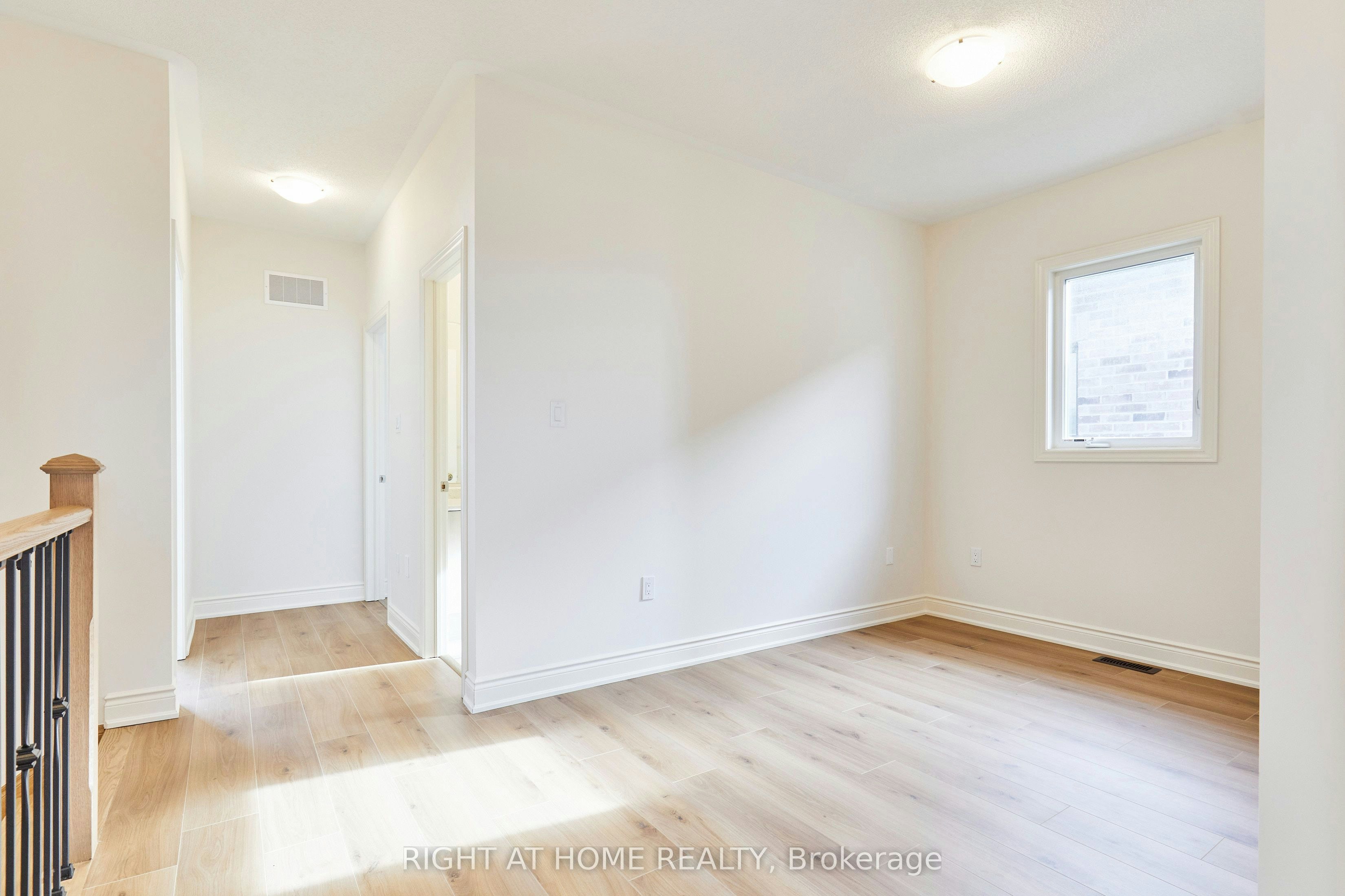 Upper Level-2122 Cayenne Street, Oshawa, ON, L1L 0W8 - 15