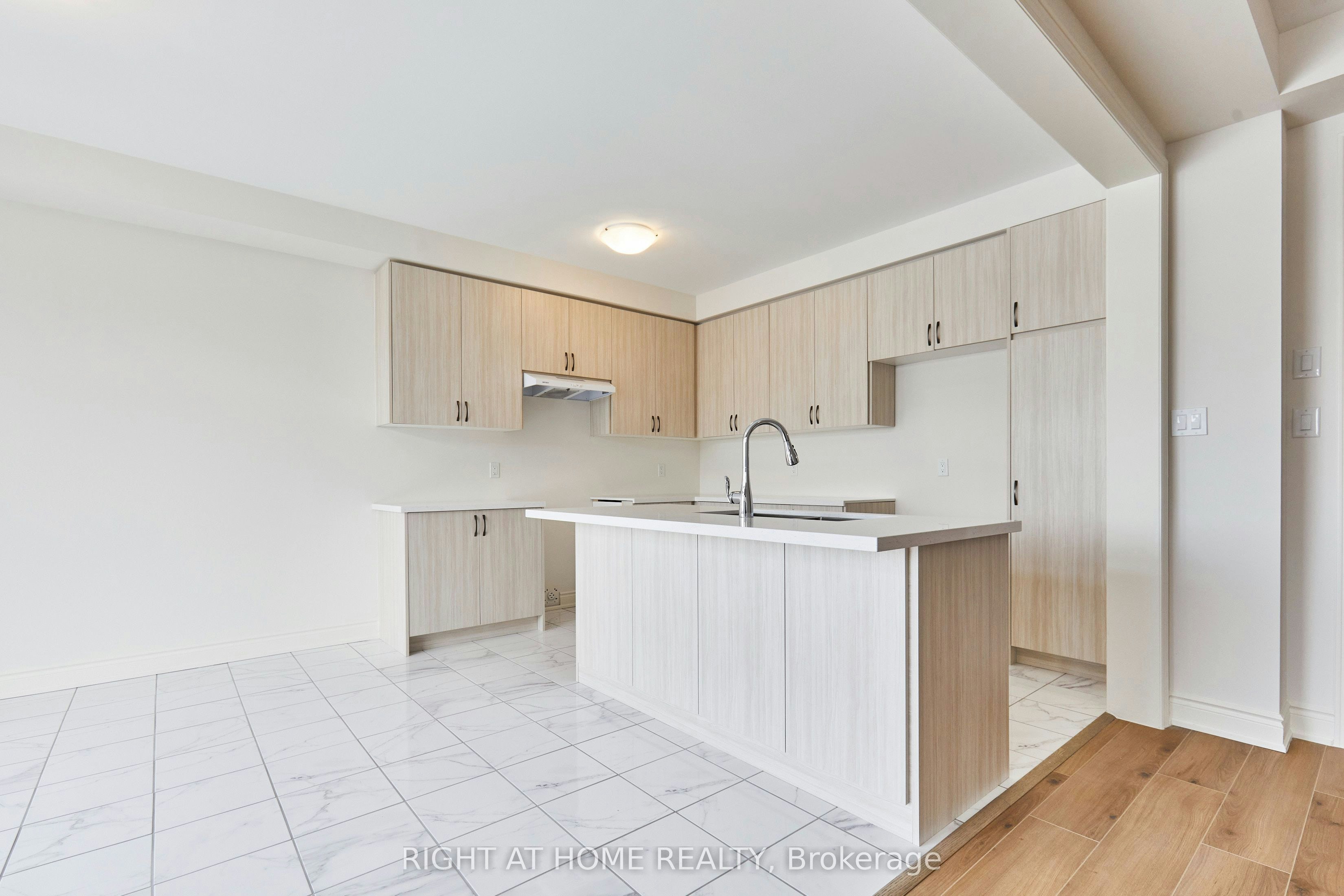 Upper Level-2122 Cayenne Street, Oshawa, ON, L1L 0W8 - 12