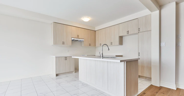 Upper Level-2122 Cayenne Street, Oshawa, ON, L1L 0W8 - 12