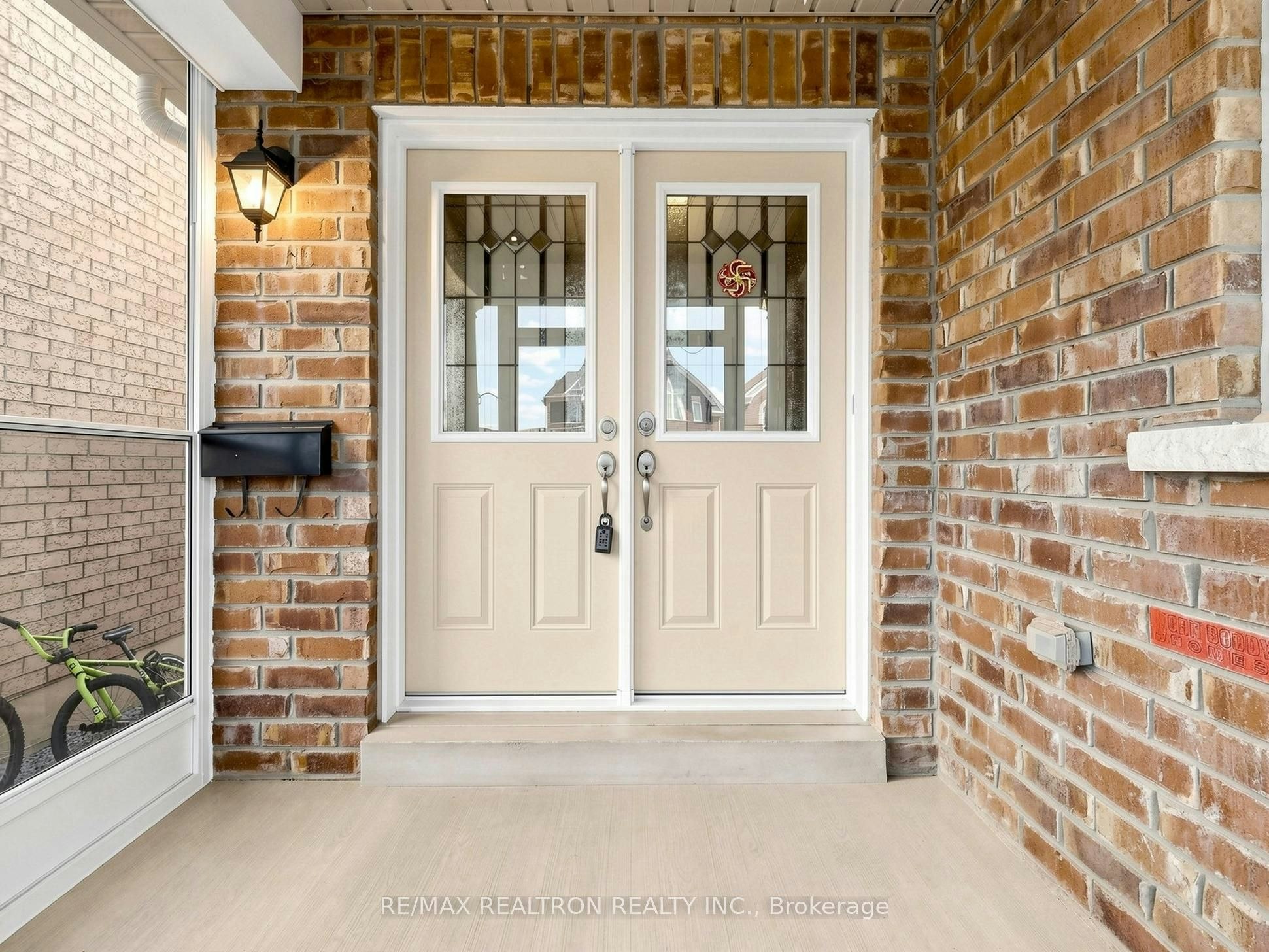 59 Jevons Drive, Ajax, ON, L1Z 0T6 - 2