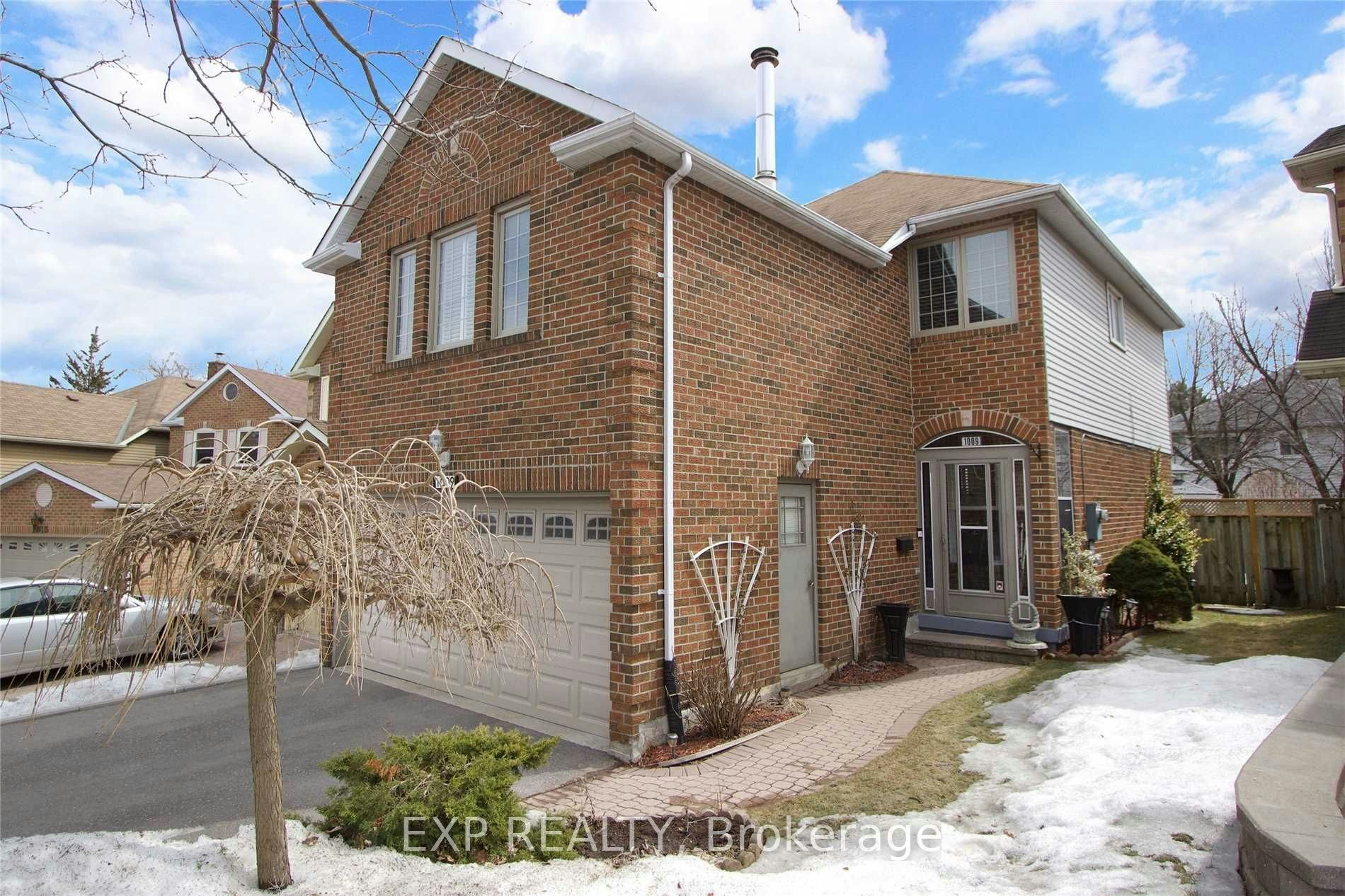 1009 Meadowridge Crescent, Pickering, ON, L1V 4Z3