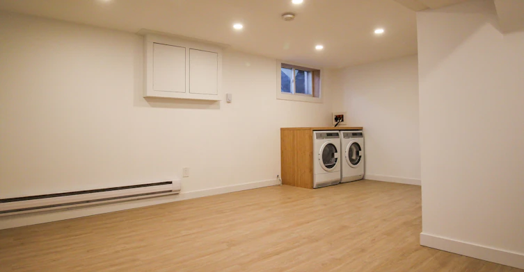 Lower-10 Hamilton Street, Toronto, ON, M4M 2C5 - 4