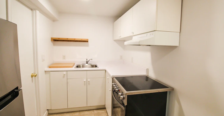Lower-10 Hamilton Street, Toronto, ON, M4M 2C5 - 7