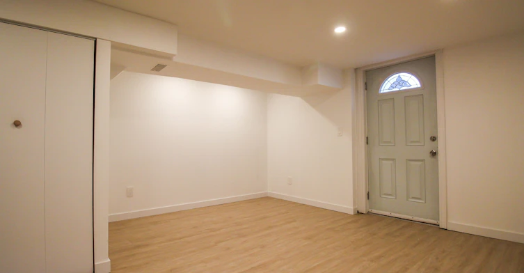 Lower-10 Hamilton Street, Toronto, ON, M4M 2C5 - 6