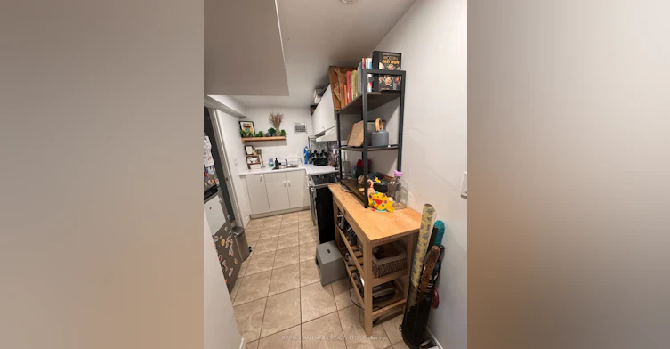 Lower-10 Hamilton Street, Toronto, ON, M4M 2C5 - 4