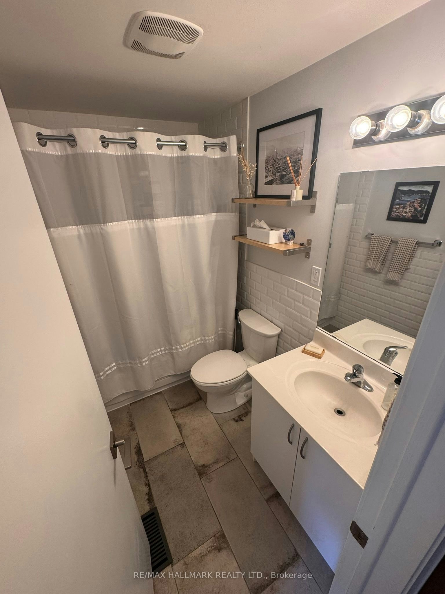 Lower-10 Hamilton Street, Toronto, ON, M4M 2C5 - 5