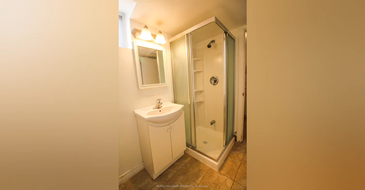 Lower-10 Hamilton Street, Toronto, ON, M4M 2C5 - 10