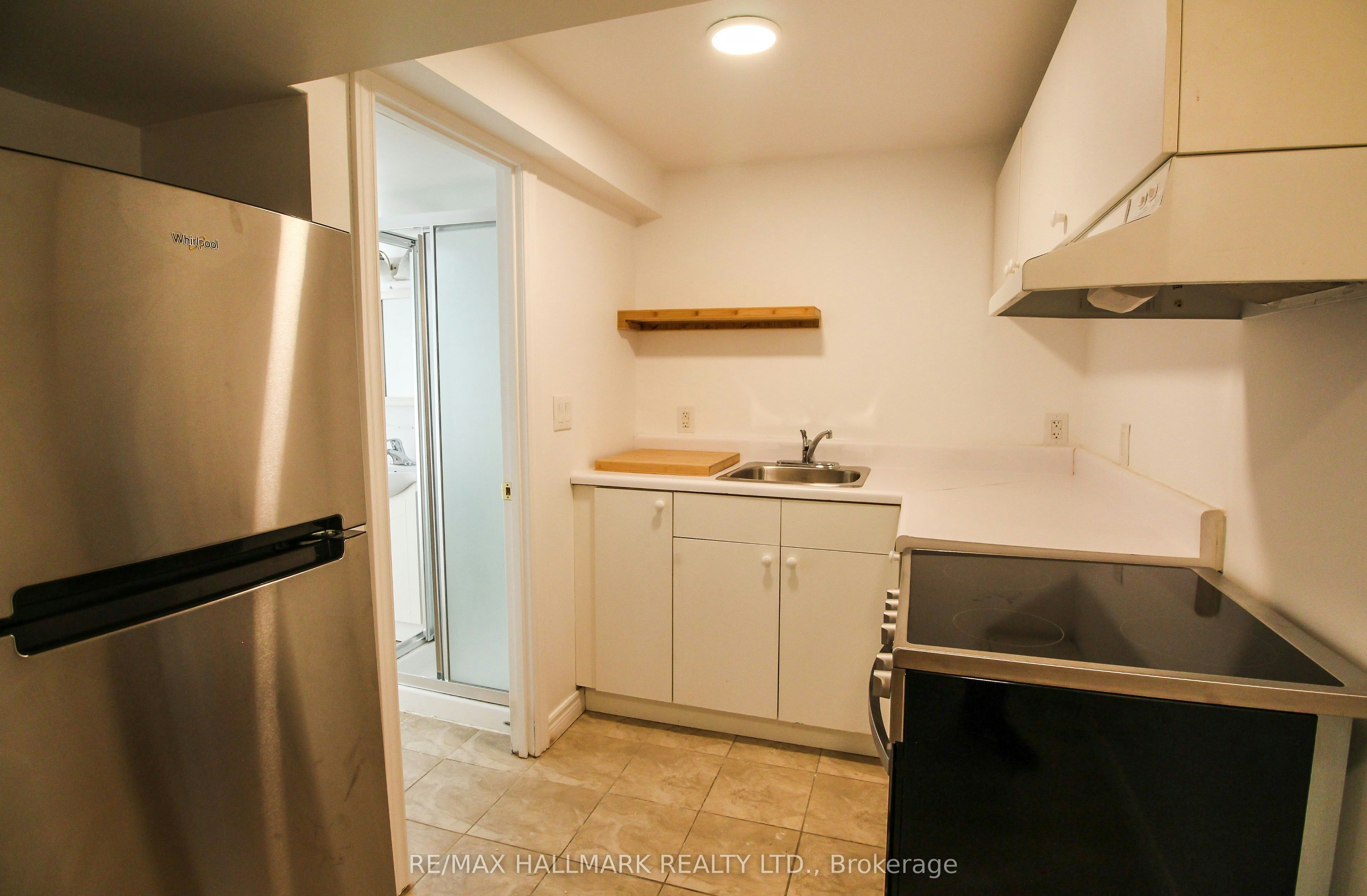 Lower-10 Hamilton Street, Toronto, ON, M4M 2C5 - 8