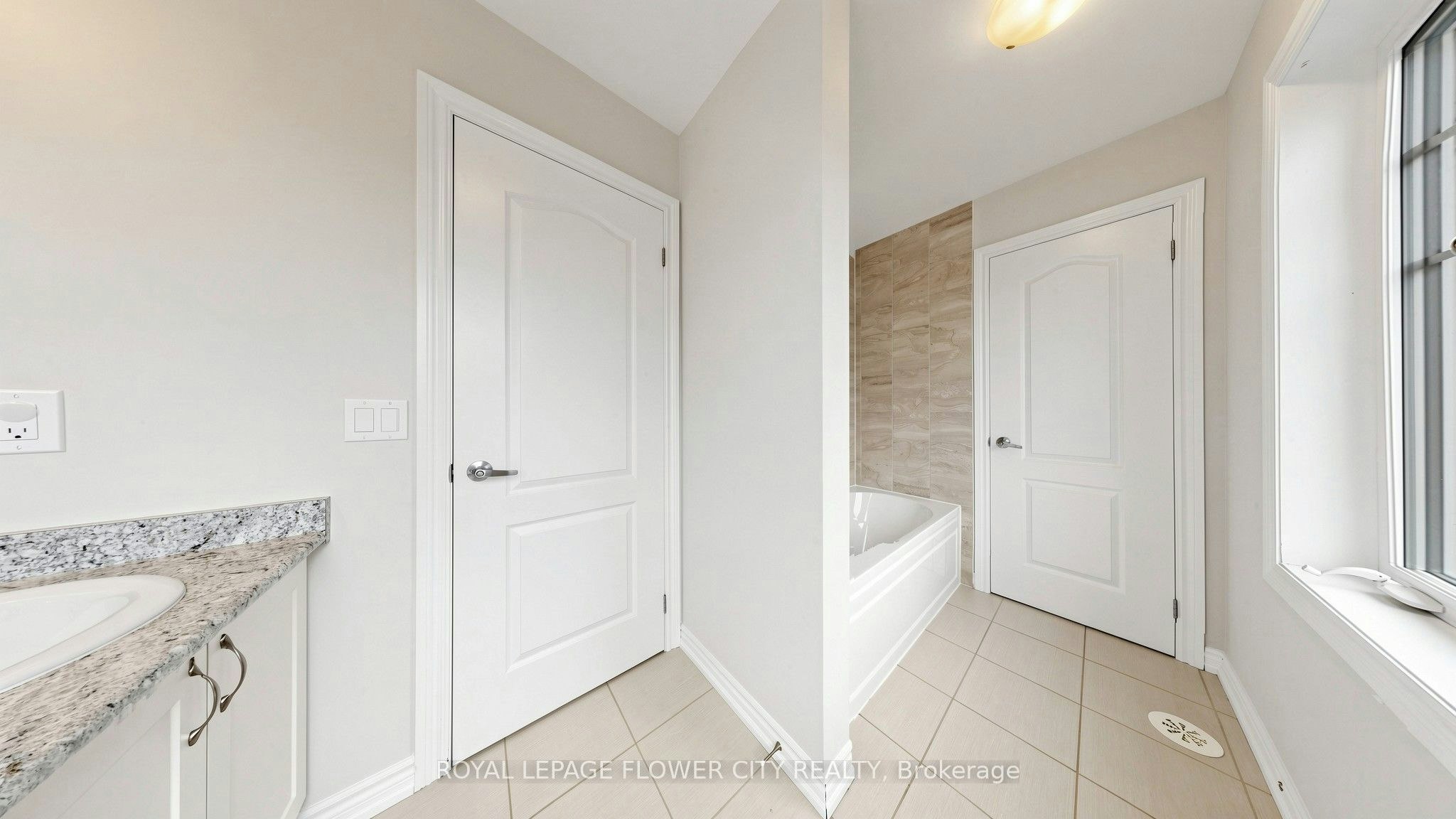 2-2500 Hill Rise Court, Oshawa, ON, L1L 0M6 - 21