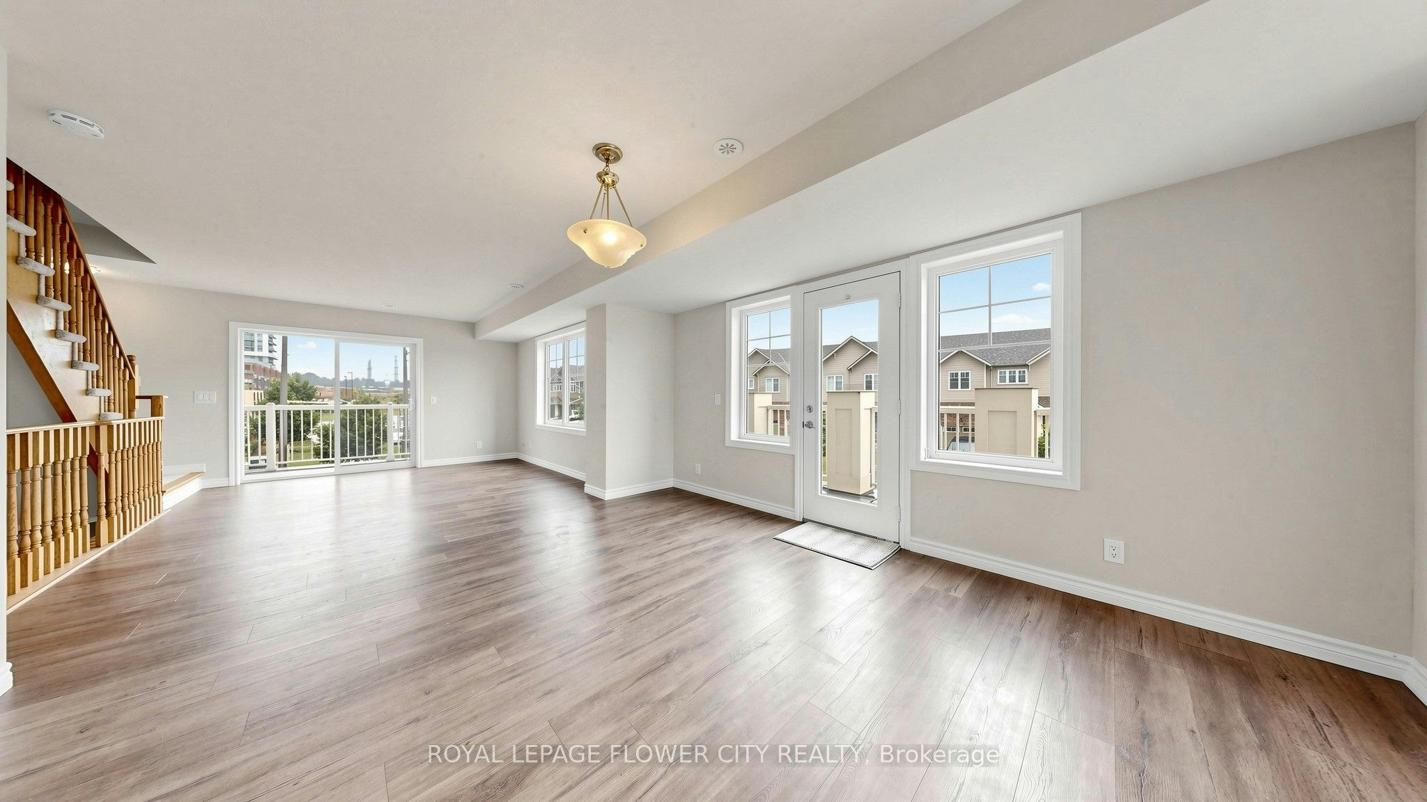 2-2500 Hill Rise Court, Oshawa, ON, L1L 0M6 - 9